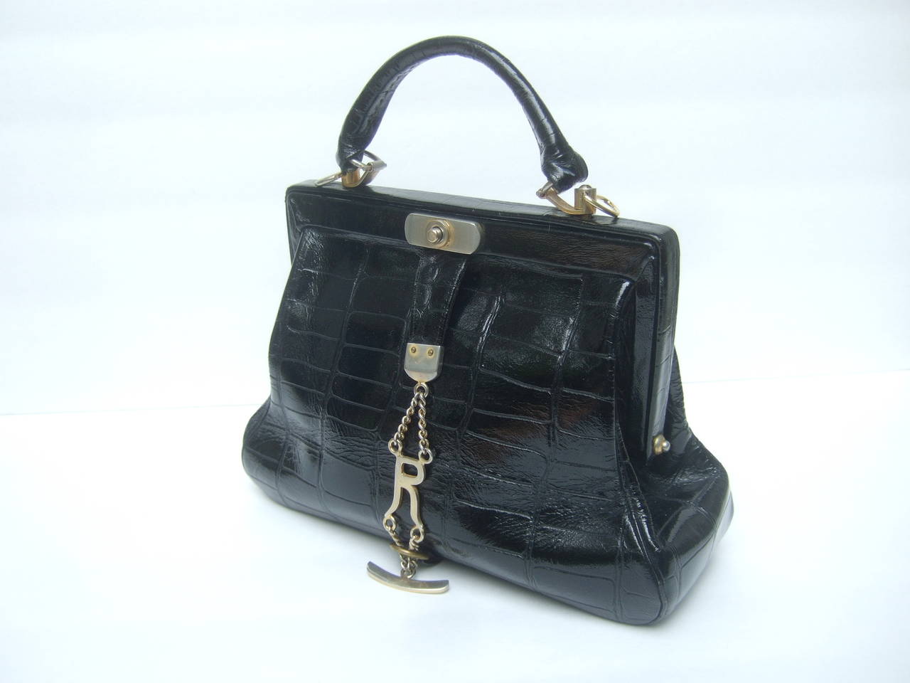 Women's Roberta di Camerino Sleek Embossed Black Leather Handbag Made in Italy c 1960