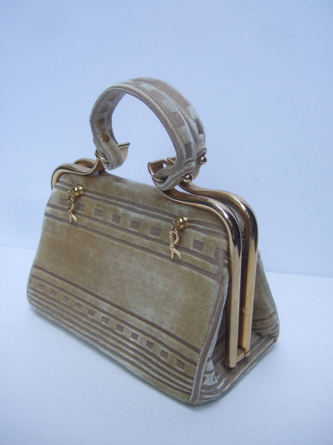 Roberta di Camerino Champagne Color Cut Velvet Handbag c 1970 In Excellent Condition In University City, MO