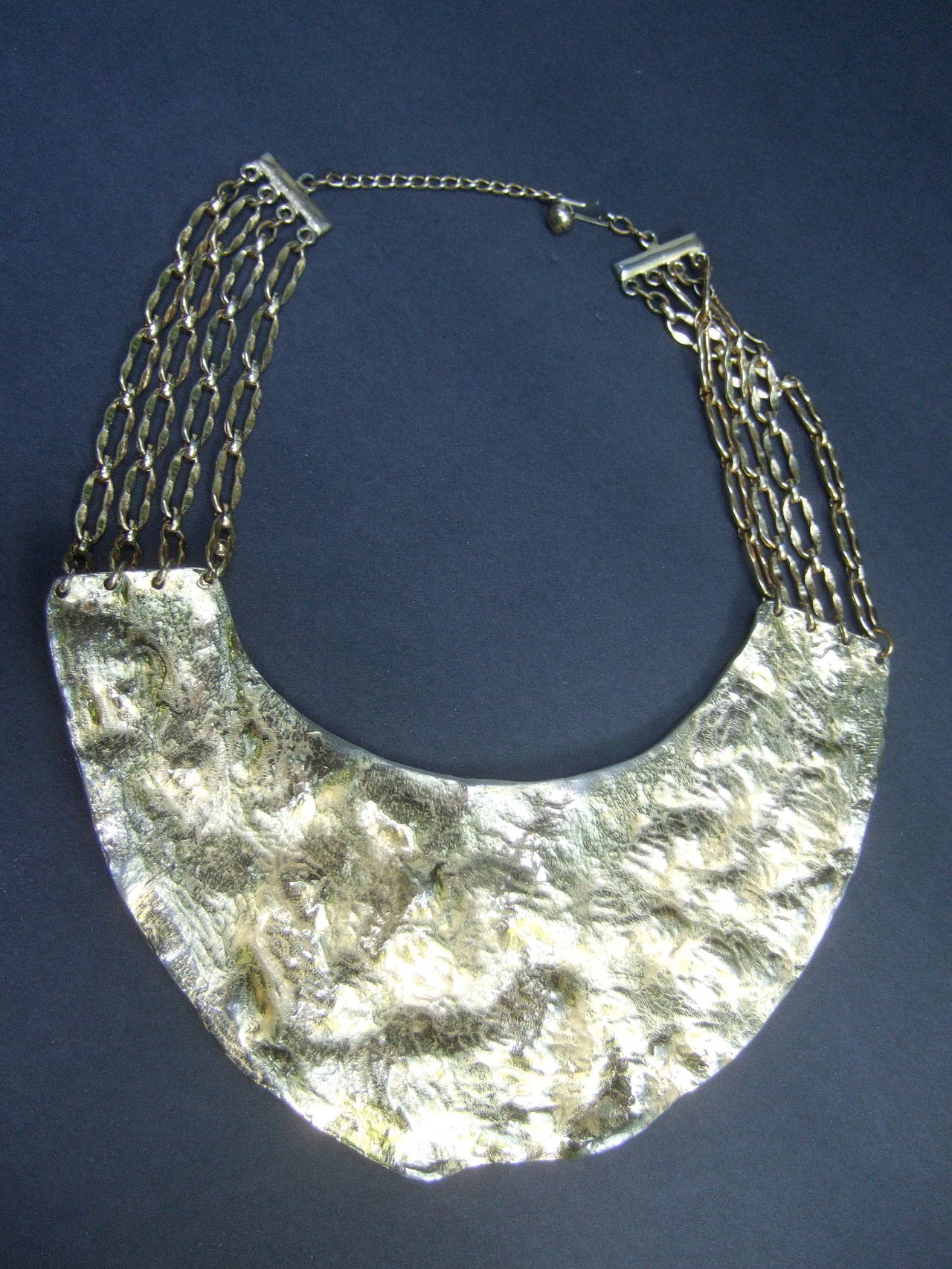 Massive Hammered Gilt Metal Collar Necklace c 1970 For Sale 2
