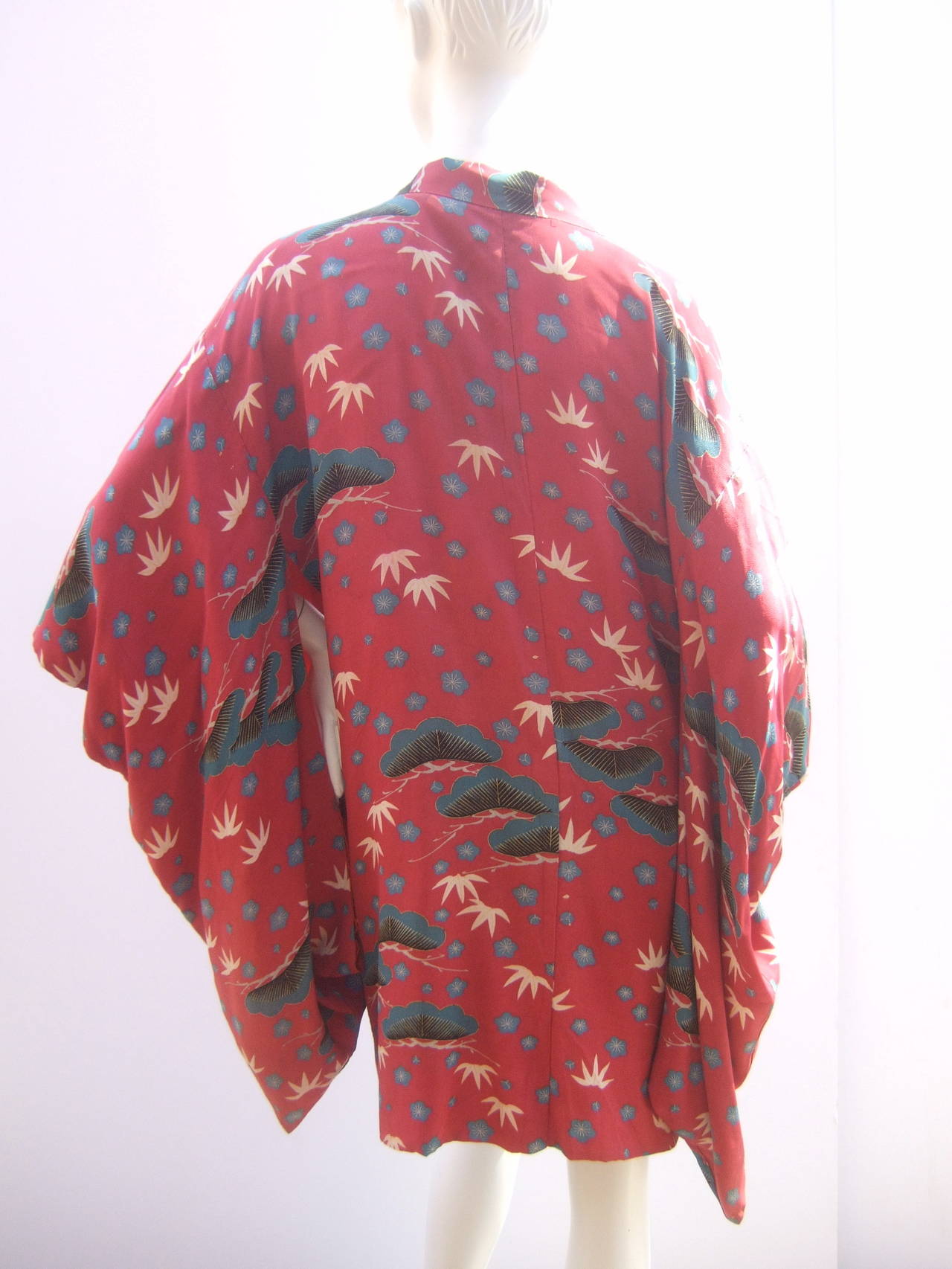 Women's Exotic Japanese Floral Butterfly Crepe Kimono c 1950