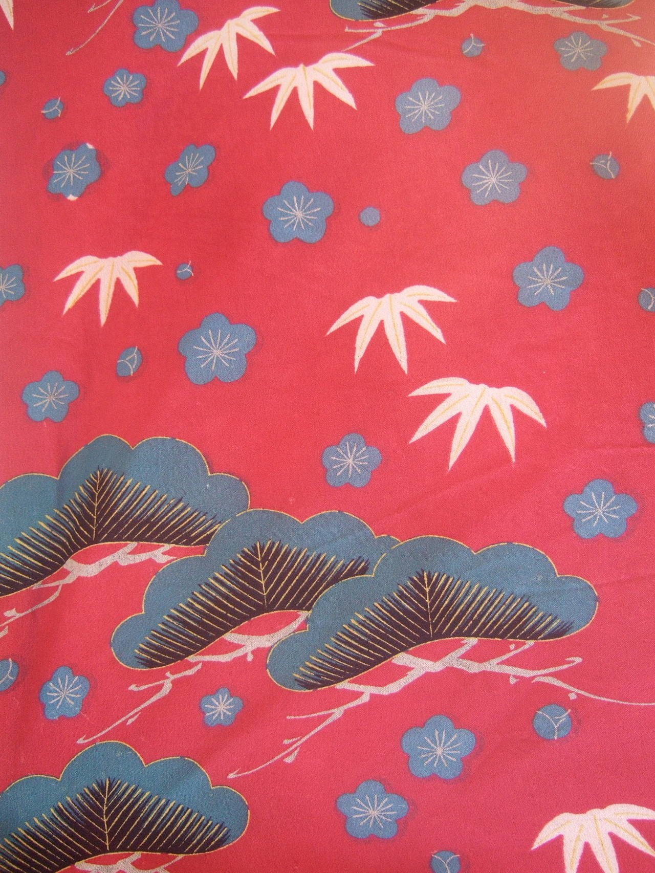 Exotic Japanese Floral Butterfly Crepe Kimono c 1950 In Good Condition In University City, MO
