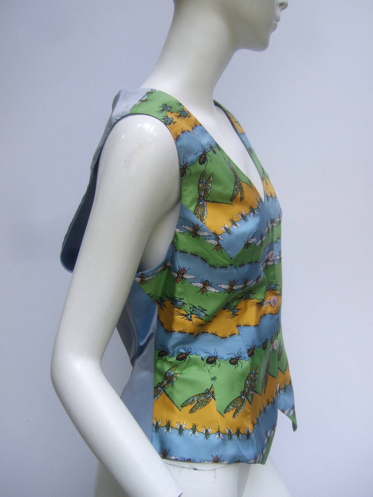 Quirky Avant Garde Silk Insect Print Women's Vest US Size 12 In Excellent Condition In University City, MO