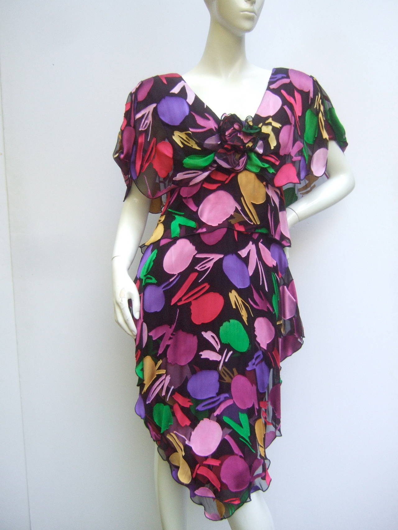 Holly Harp Chiffon Floral Print Tiered Dress c 1980s In Good Condition In University City, MO
