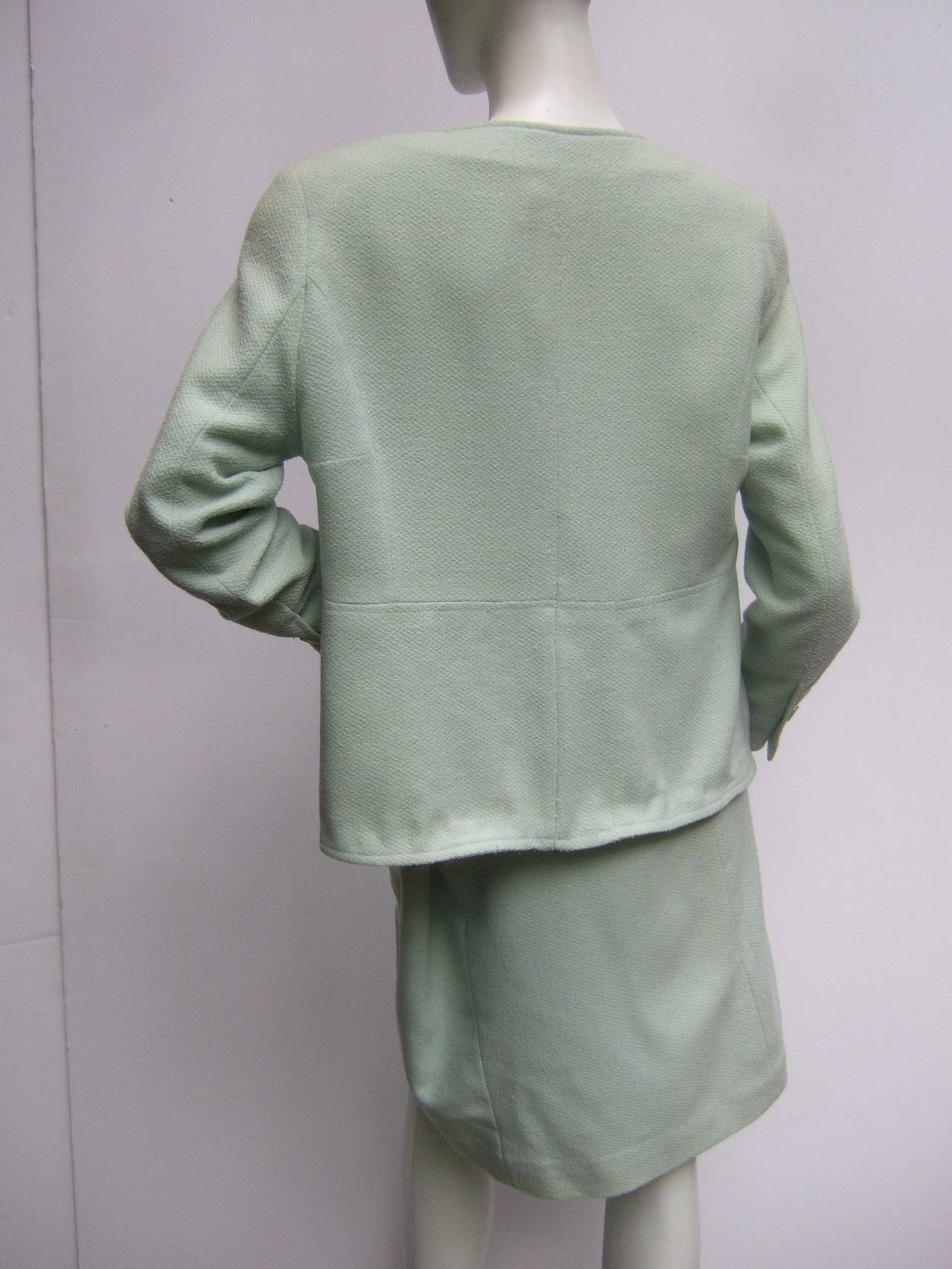Chanel Boutique Chic Mint Green Wool Skirt Suit  c 1990 4