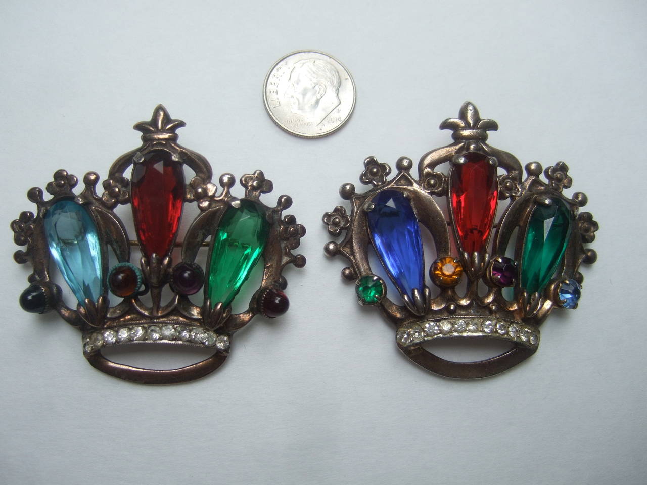 Paire de broches en cristal Sterling Crown Brooches c 1950 en vente 1