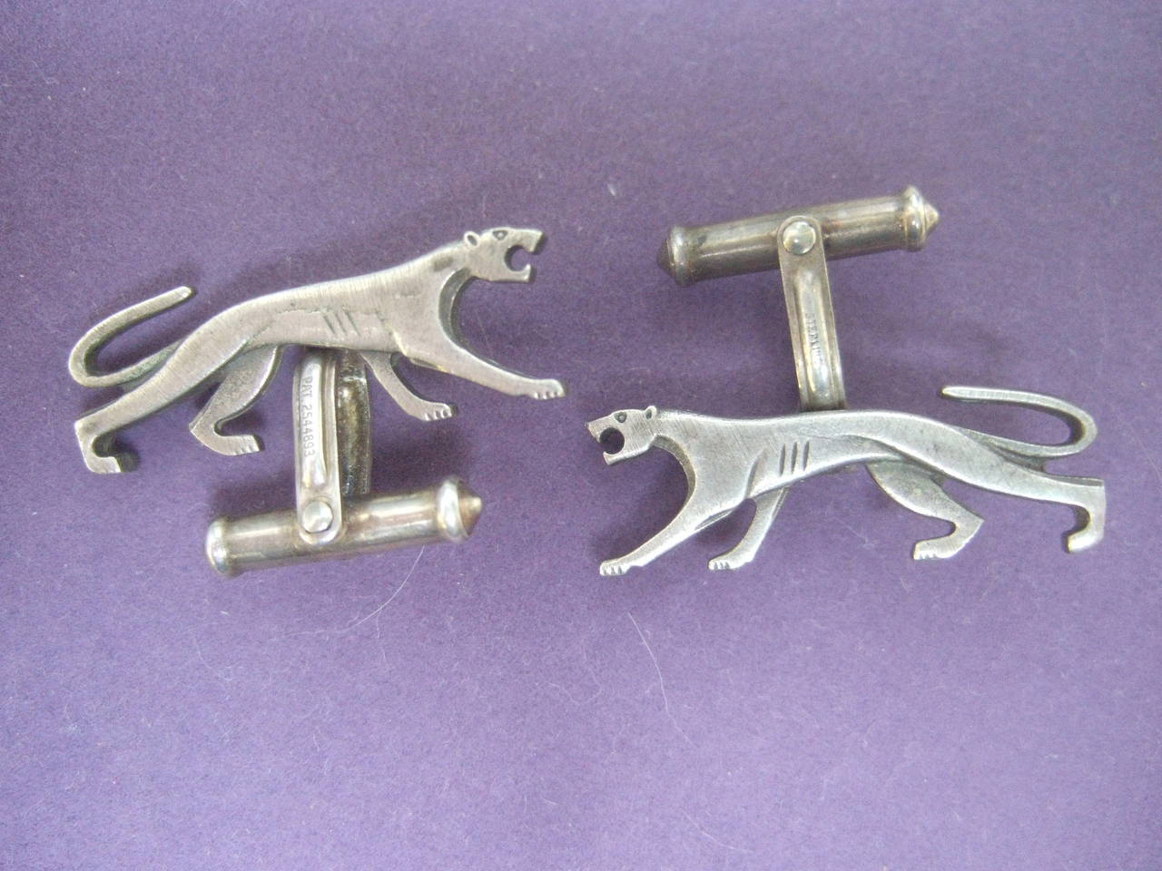Sleek Sterling Figural Panther Cufflinks c 1970 In Excellent Condition In University City, MO