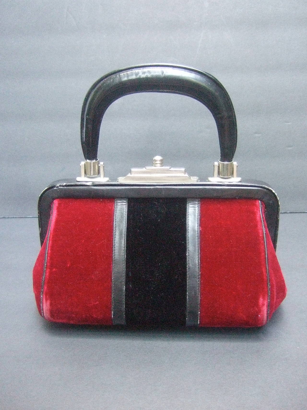 Roberta di Camerino Burgundy Red & Black Velvet Leather Handbag c 1970 In Fair Condition In University City, MO