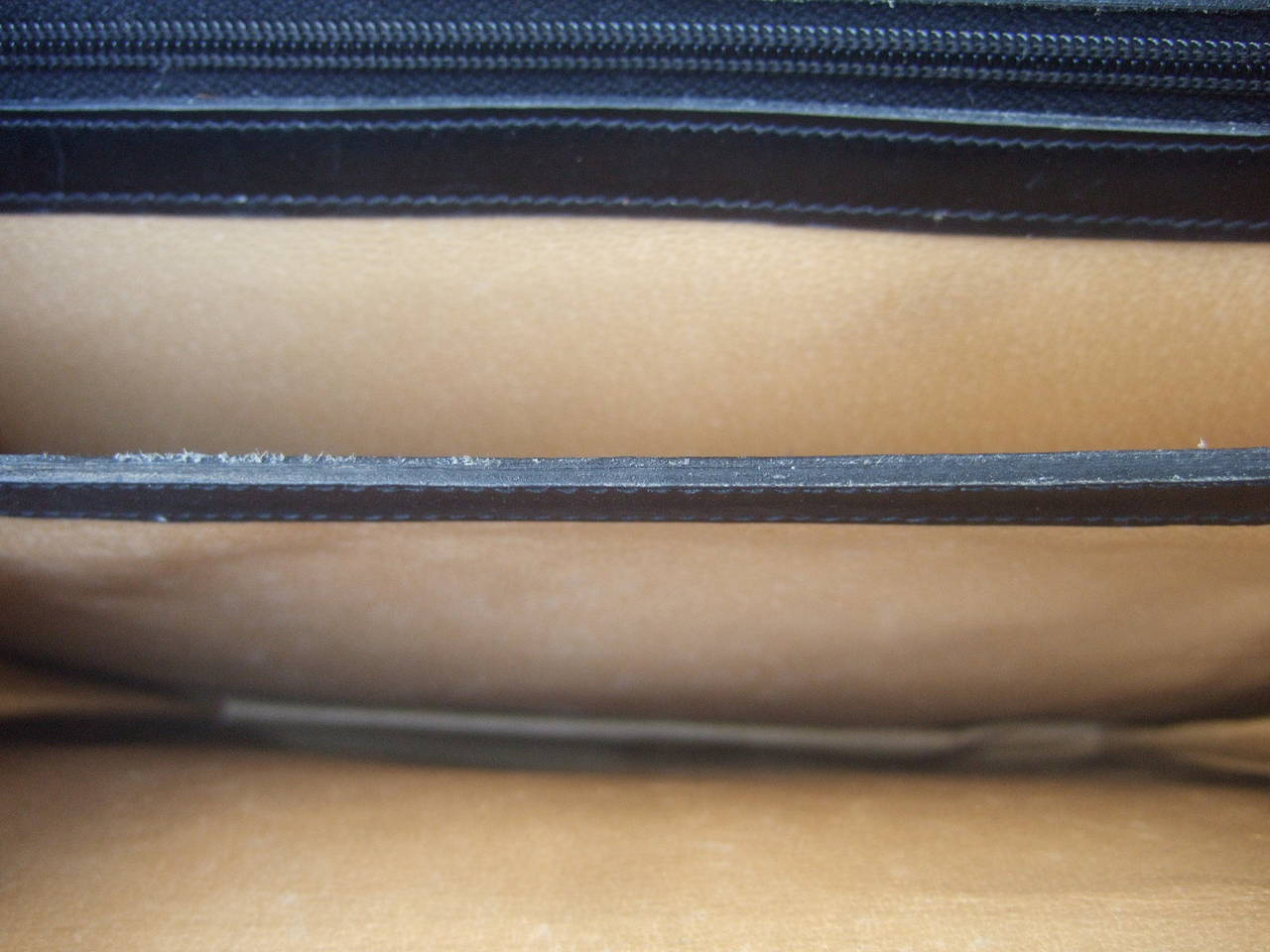 Gucci Sleek Ebony Leather Blondie Handbag  c 1970 2