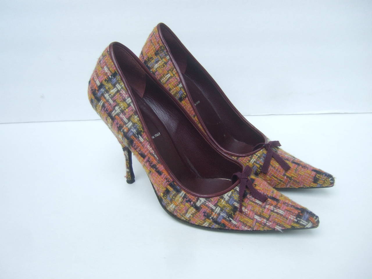 Miu Miu Plaid Wool Pumps Made in Italy Size 38 In Excellent Condition For Sale In University City, MO
