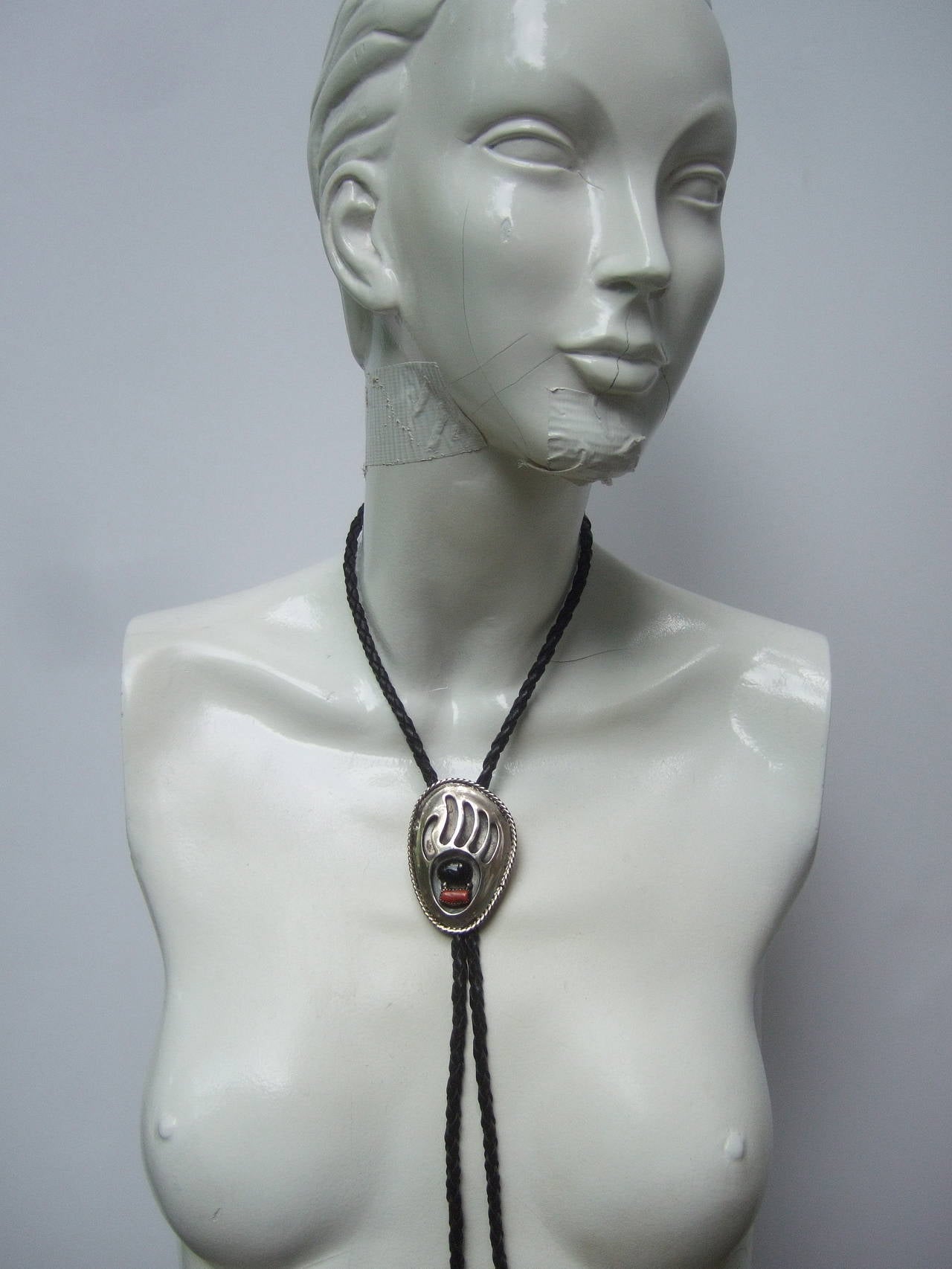 Sterling Coral and Jet Bear Claw Bolo Tie c 1970s 1