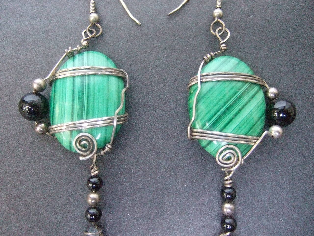 Sterling Malachite Crystal Artisan Earrings c 1990 In Excellent Condition For Sale In University City, MO