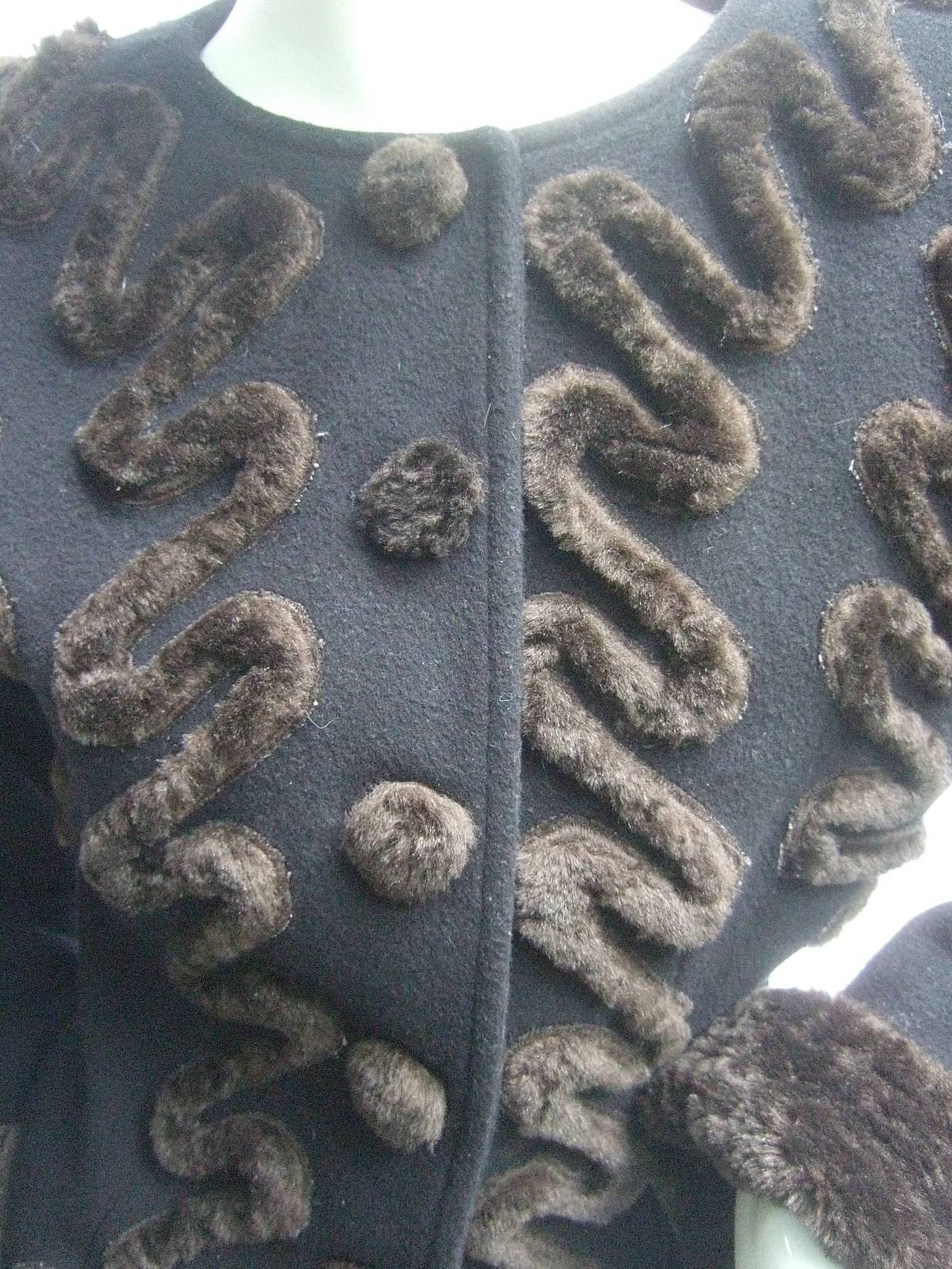 Fendi Italy Black Wool Applique Faux Fur Jacket Size 42 ca 1990s In Excellent Condition For Sale In University City, MO