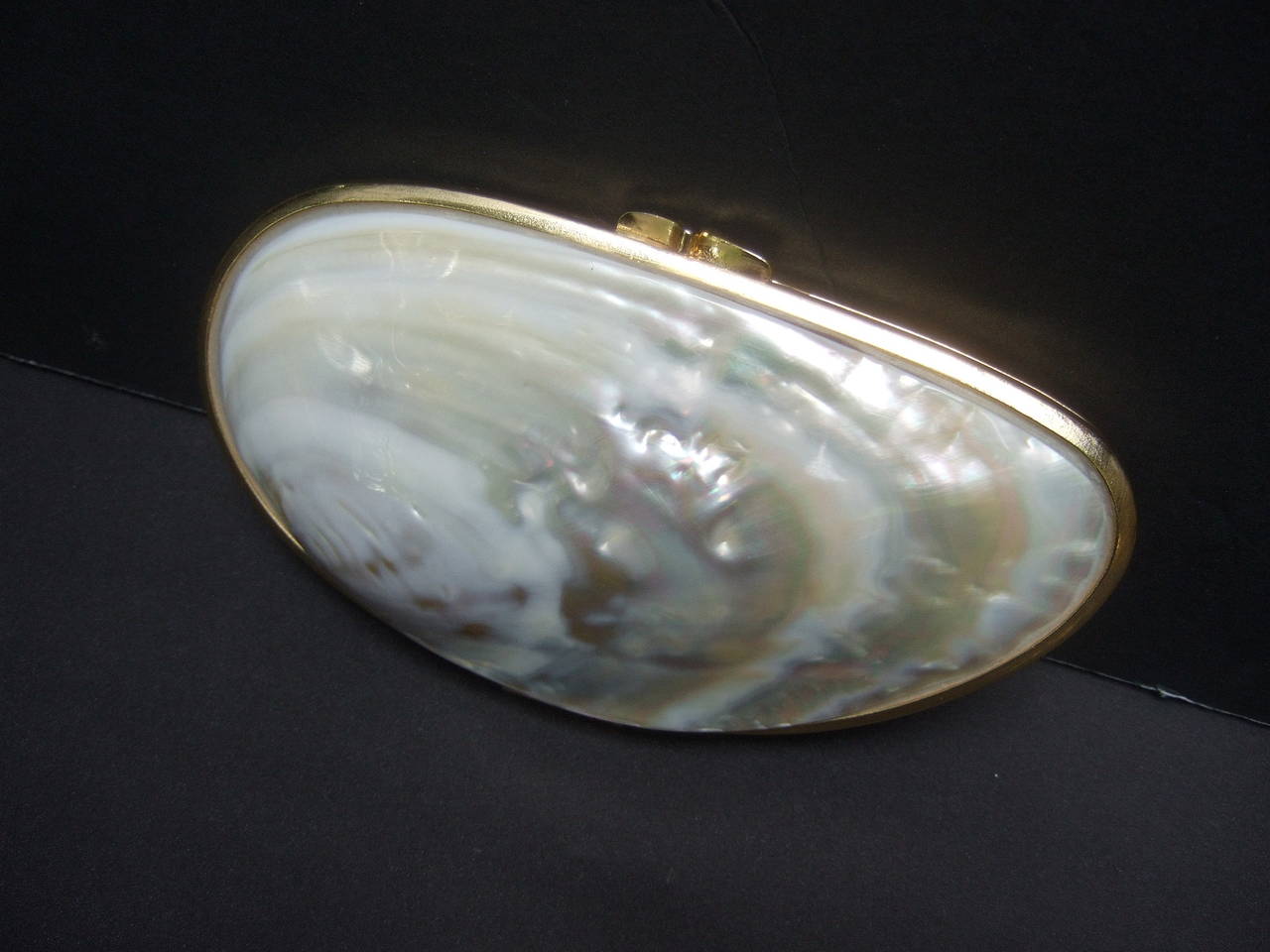 Opulent Mother Of Pearl Gilt Trim Shell Clutch Bag c 1980s In Excellent Condition In University City, MO