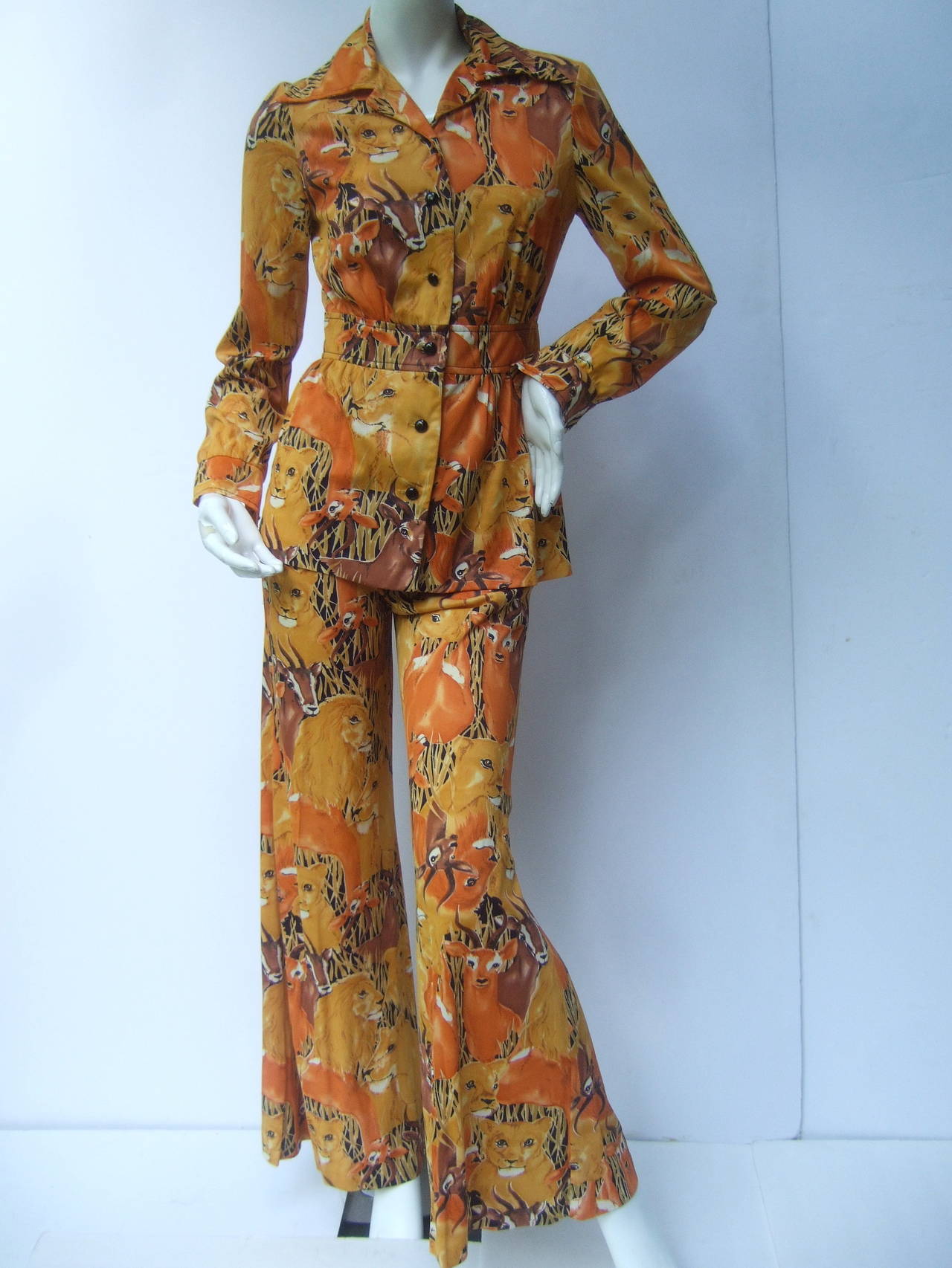 1970s Mod Animal Jungle Print Trouser Suit In Good Condition In University City, MO