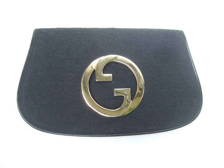 GUCCI Italy Sleek Black Canvas Blondie Clutch c 1970 In Excellent Condition In University City, MO