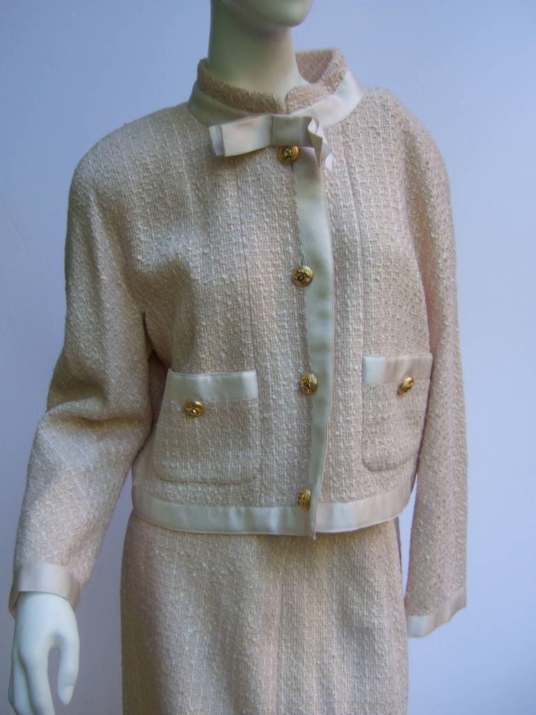 Women's CHANEL Elegant Ivory Silk & Wool Skirt Suit Size 44