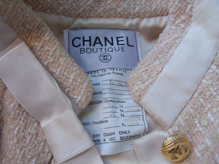 CHANEL Elegant Ivory Silk & Wool Skirt Suit Size 44 2