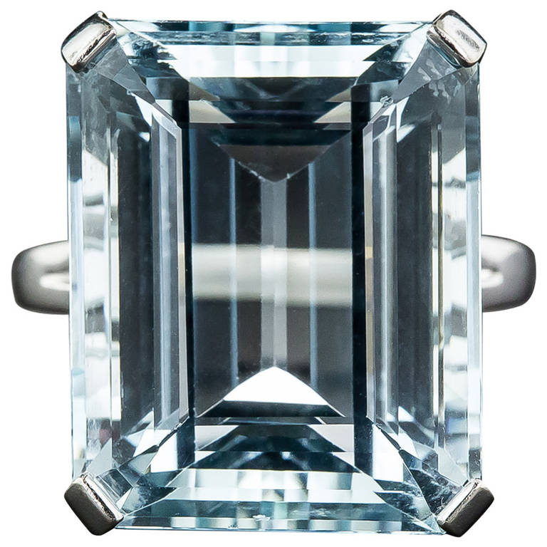 Aquamarine White Gold Cocktail Ring For Sale