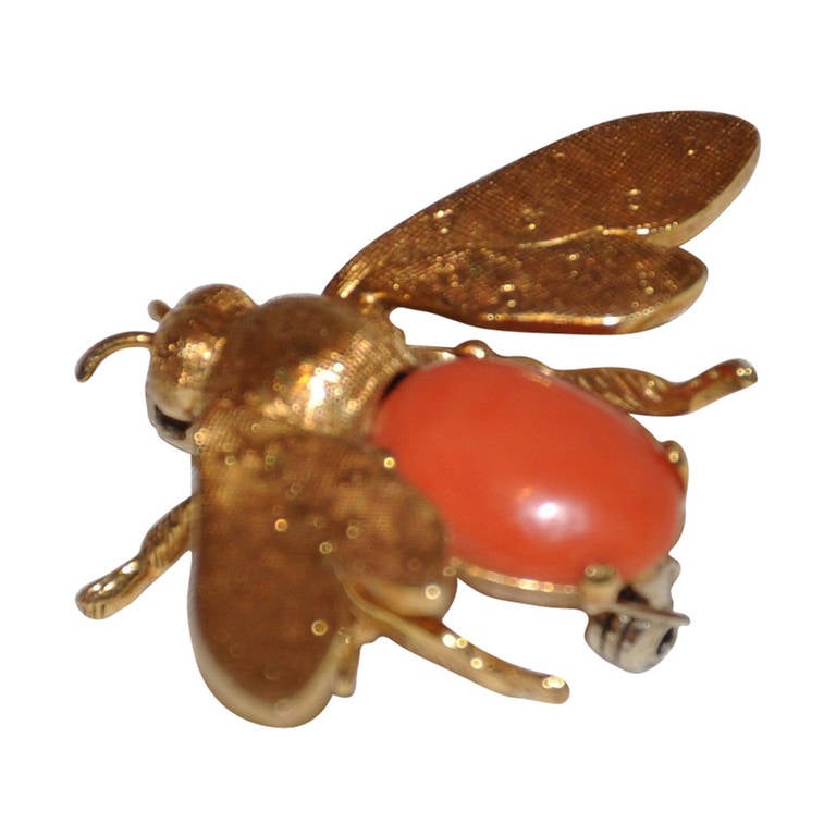 18K Florentine Finish Bee Accented with Coral Brooch For Sale