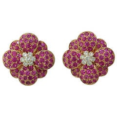 Van Cleef & Arpels  Pink Sapphire Diamond Gold Flower Earrings