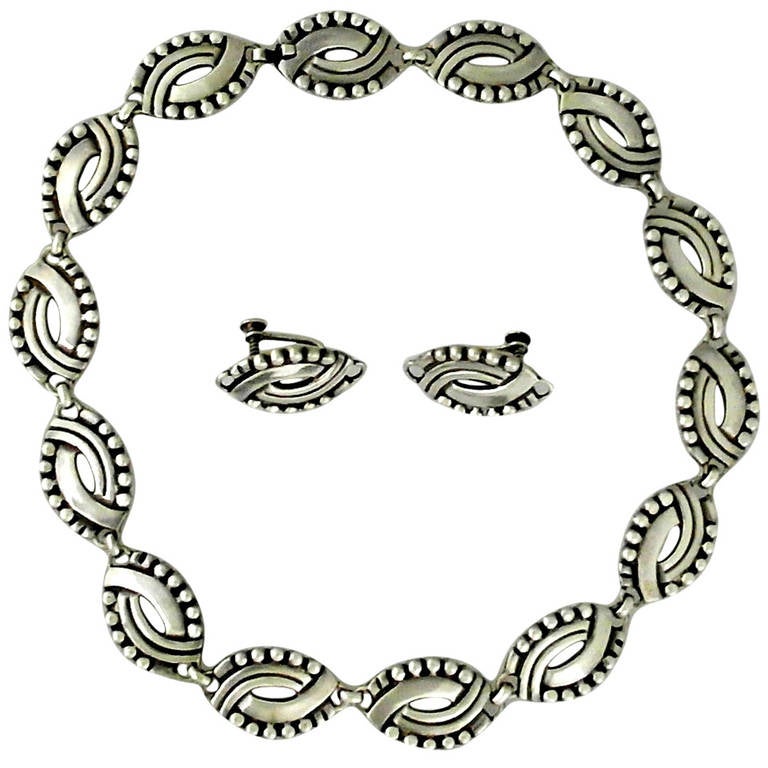 Hector Aguilar Sterling Silver Link Necklace and Earrings Set For Sale