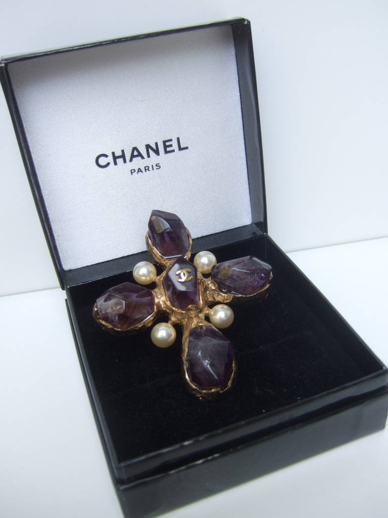 Women's Chanel Spectacular Amethyst & Glass Pearl Cross Brooch