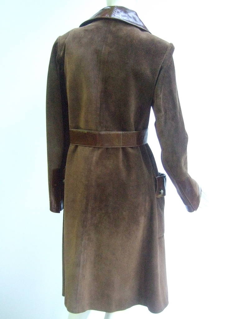 Gucci Brown Suede Trench Coat with Sterling Silver Buckle ca 1970 In Good Condition For Sale In University City, MO