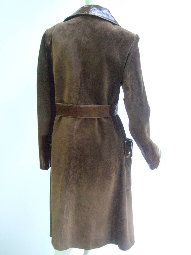 Gucci Brown Suede Trench Coat with Sterling Silver Buckle ca 1970 In Good Condition In University City, MO