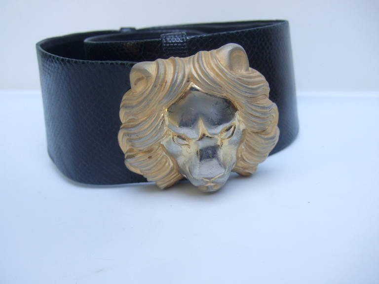 Judith Leiber Lion Buckle Black Embossed Leather Belt In Good Condition For Sale In University City, MO