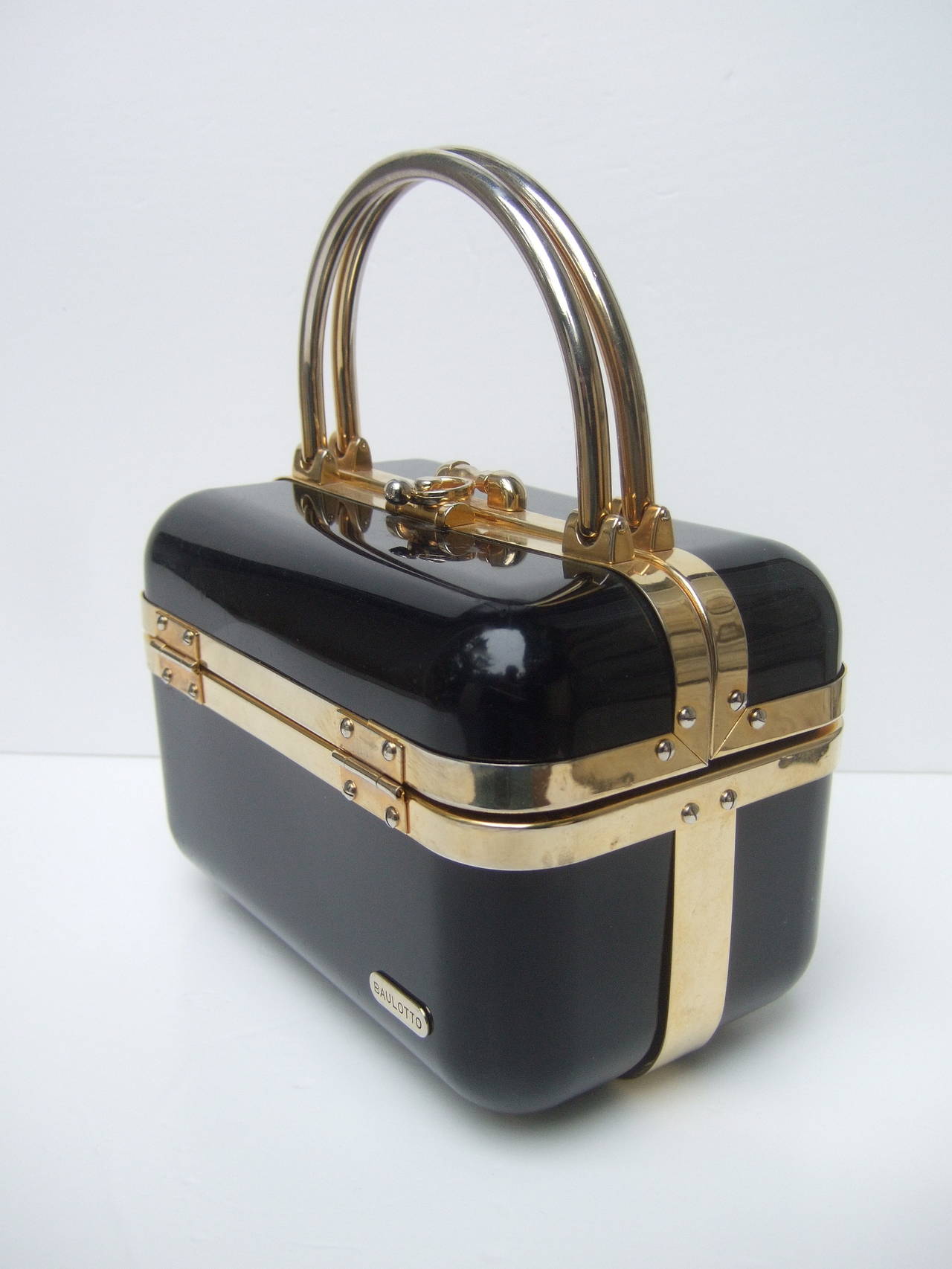 Sleek 1970s Italian Ebony Lucite Handbag Designed by Baulotto In Excellent Condition In University City, MO