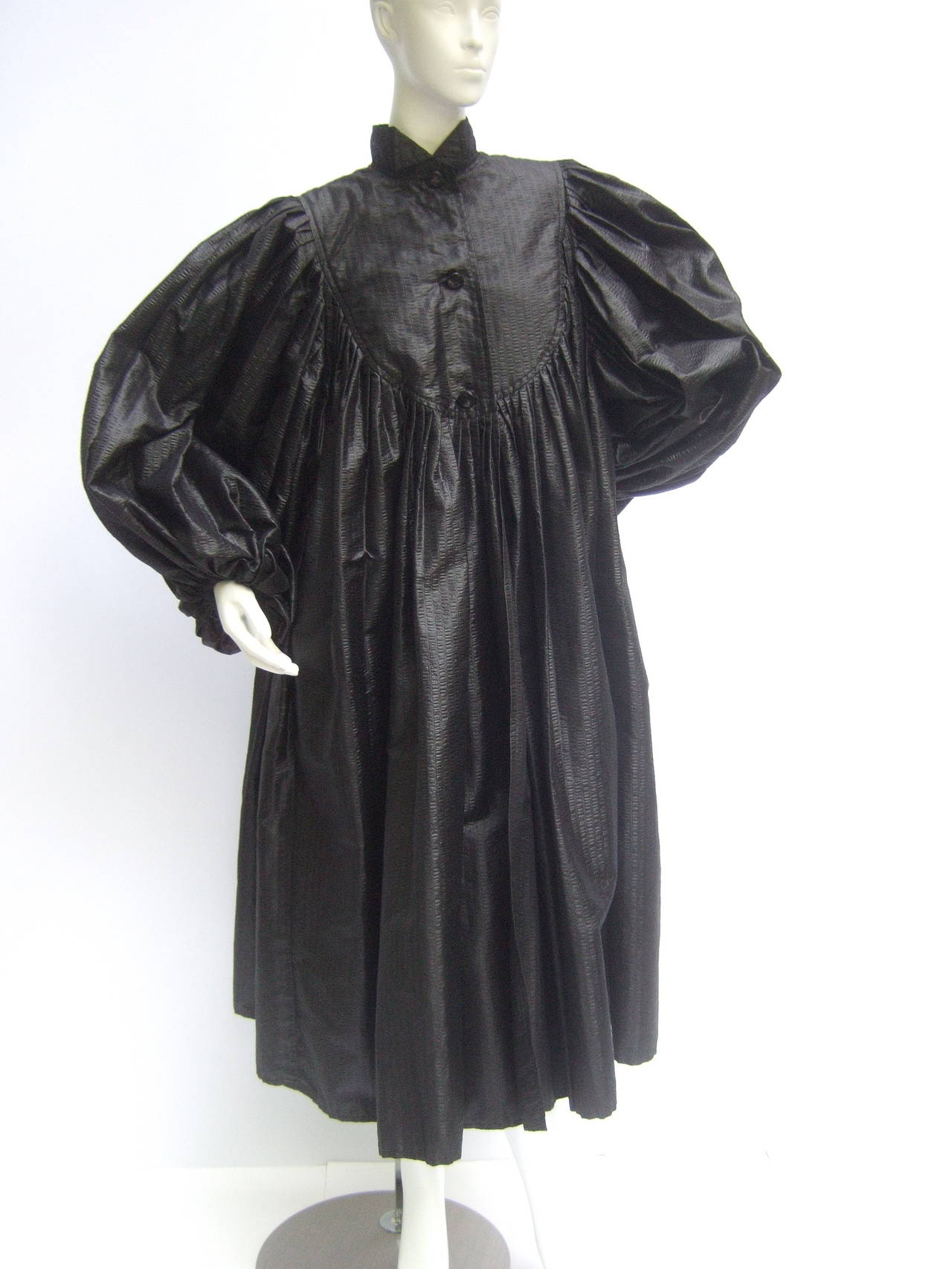 GALANOS Avant Garde Black Voluminous Evening Coat c 1970 In Excellent Condition In University City, MO