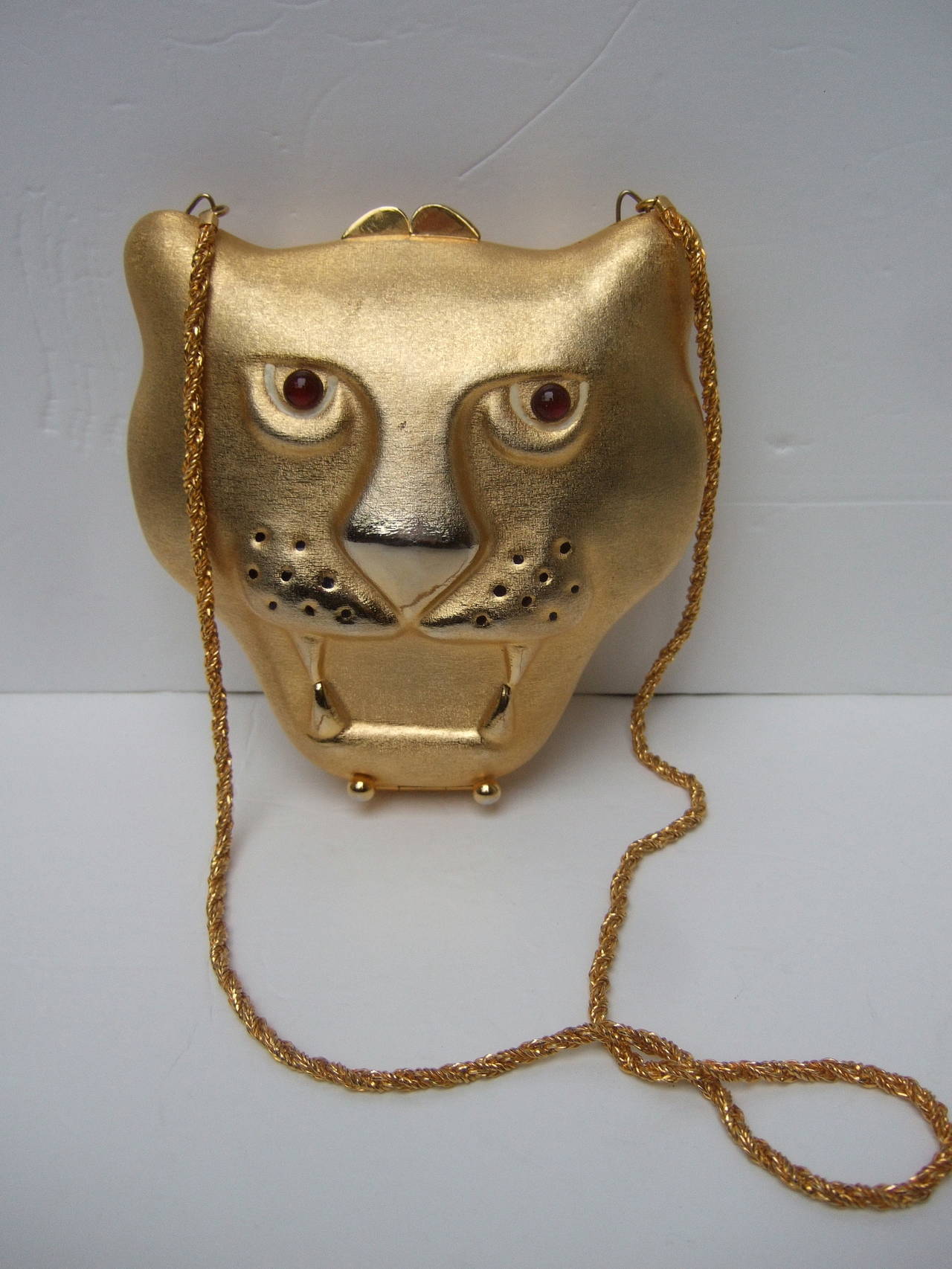Saks Fifth Avenue Gilt Metal Panther Evening Bag Made in Italy c 1970s In Good Condition For Sale In University City, MO