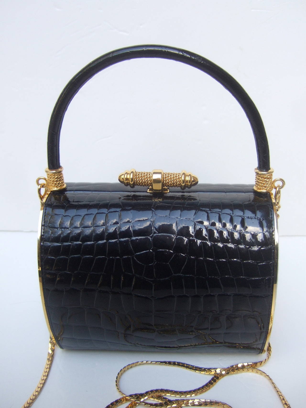 Elegant Black Embossed Leather Handbag Designed by Finesse La Model In Excellent Condition In University City, MO