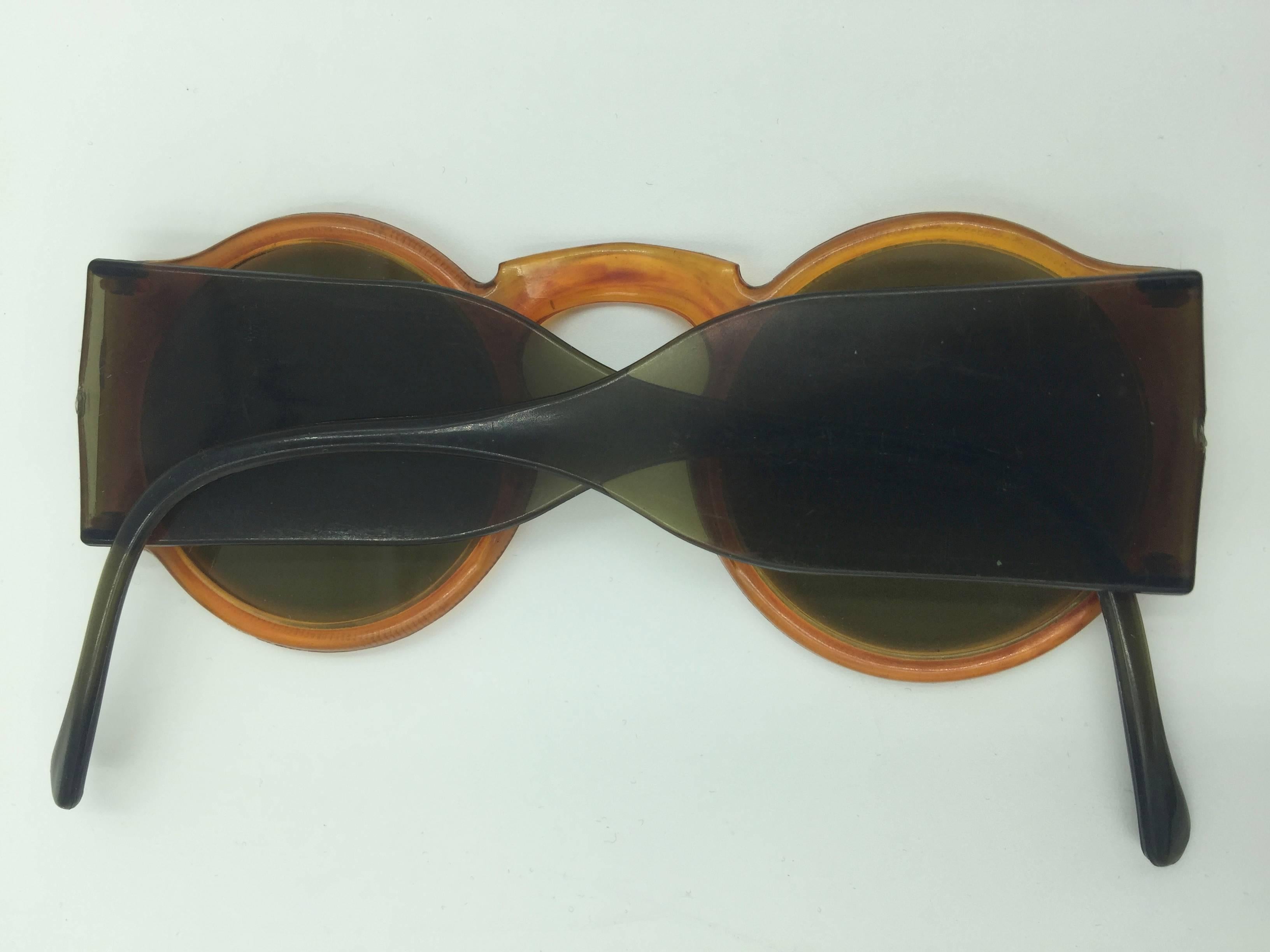 Rare 1930's Faux Tortoise Sunglasses with Side Shields. In Good Condition In University City, MO