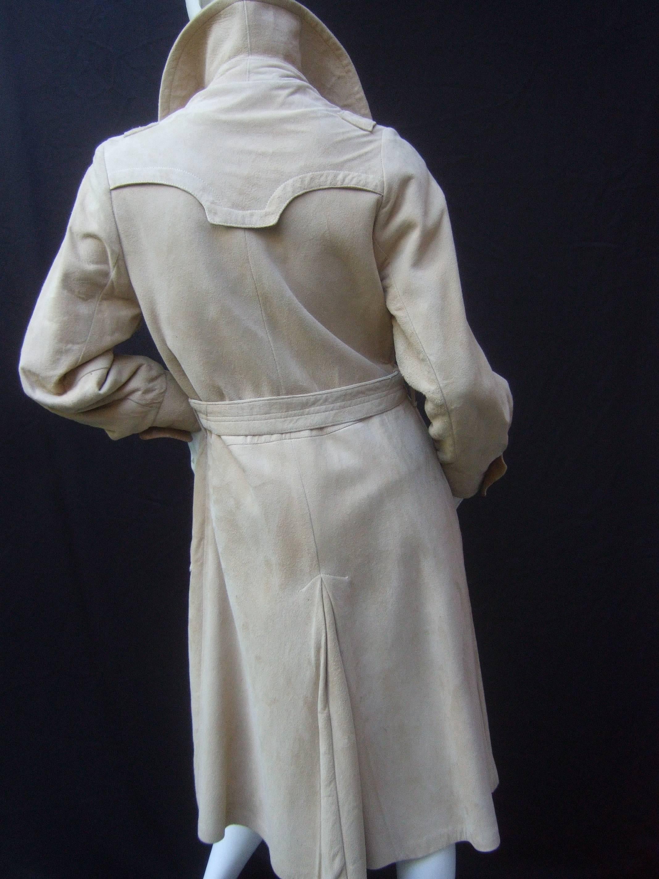1970s Plush Tan Doeskin Suede Belted Trench Coat 2