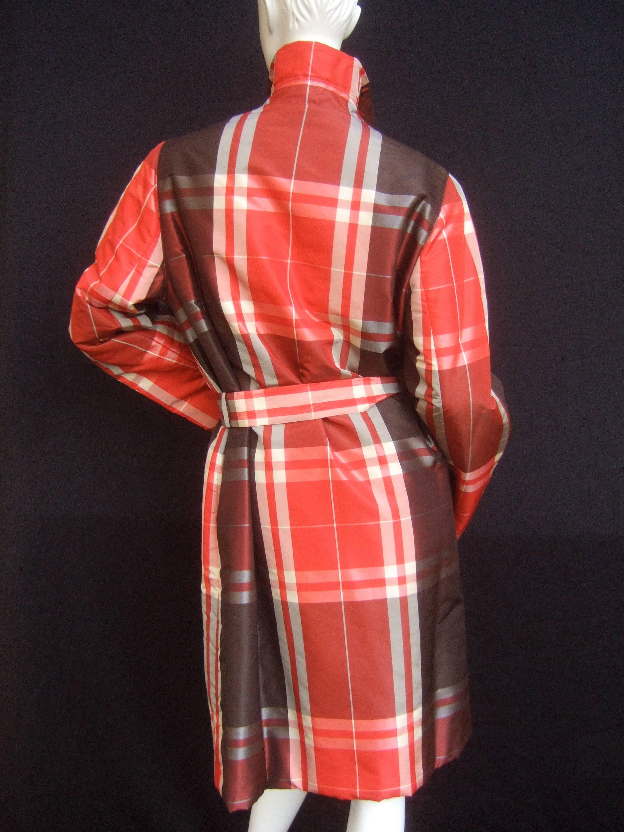 Les Copains Plaid Belted Trench Coat Made in Italy Size 42 In Excellent Condition For Sale In University City, MO