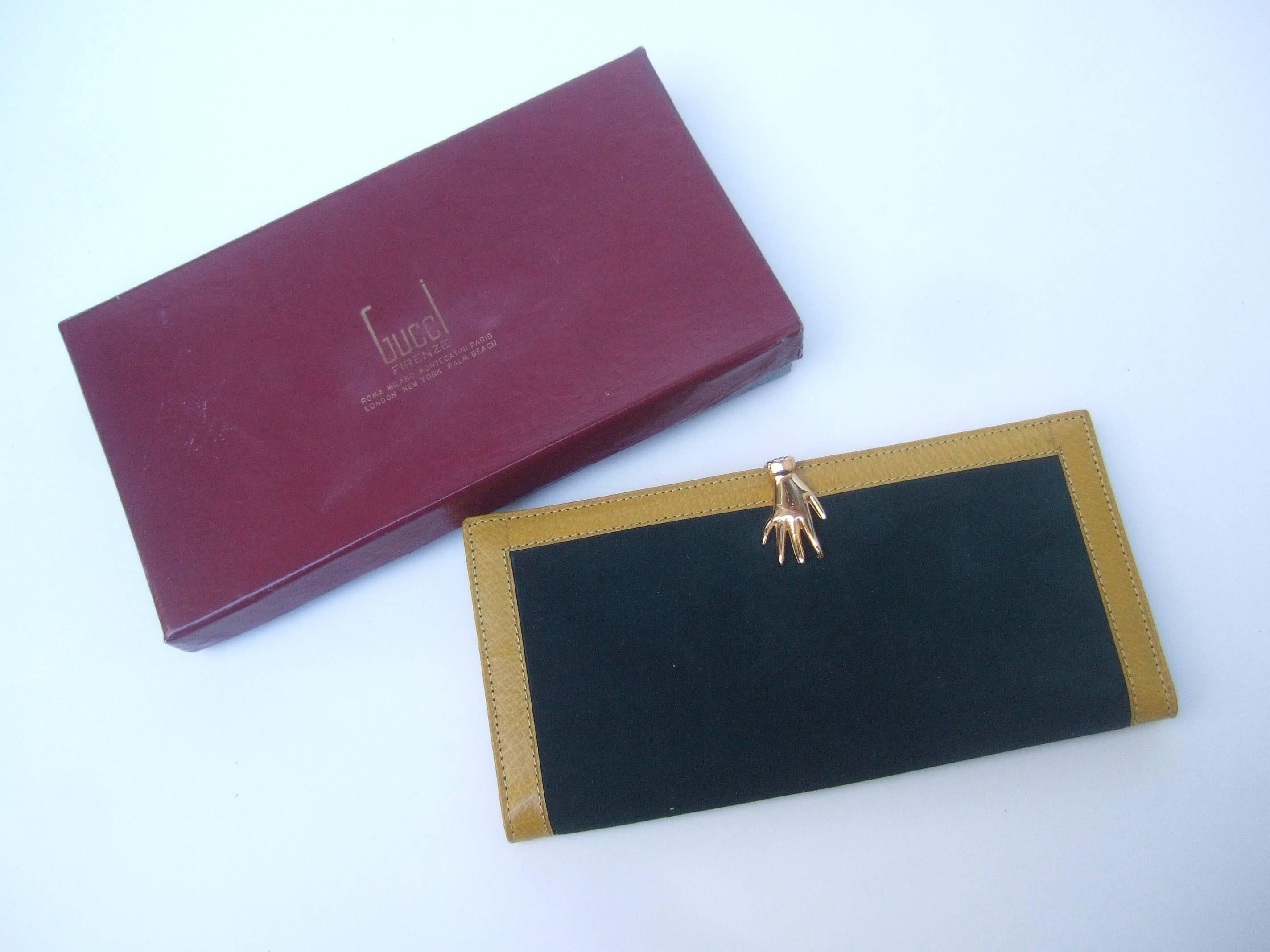 vintage gucci wallet with hand clasp