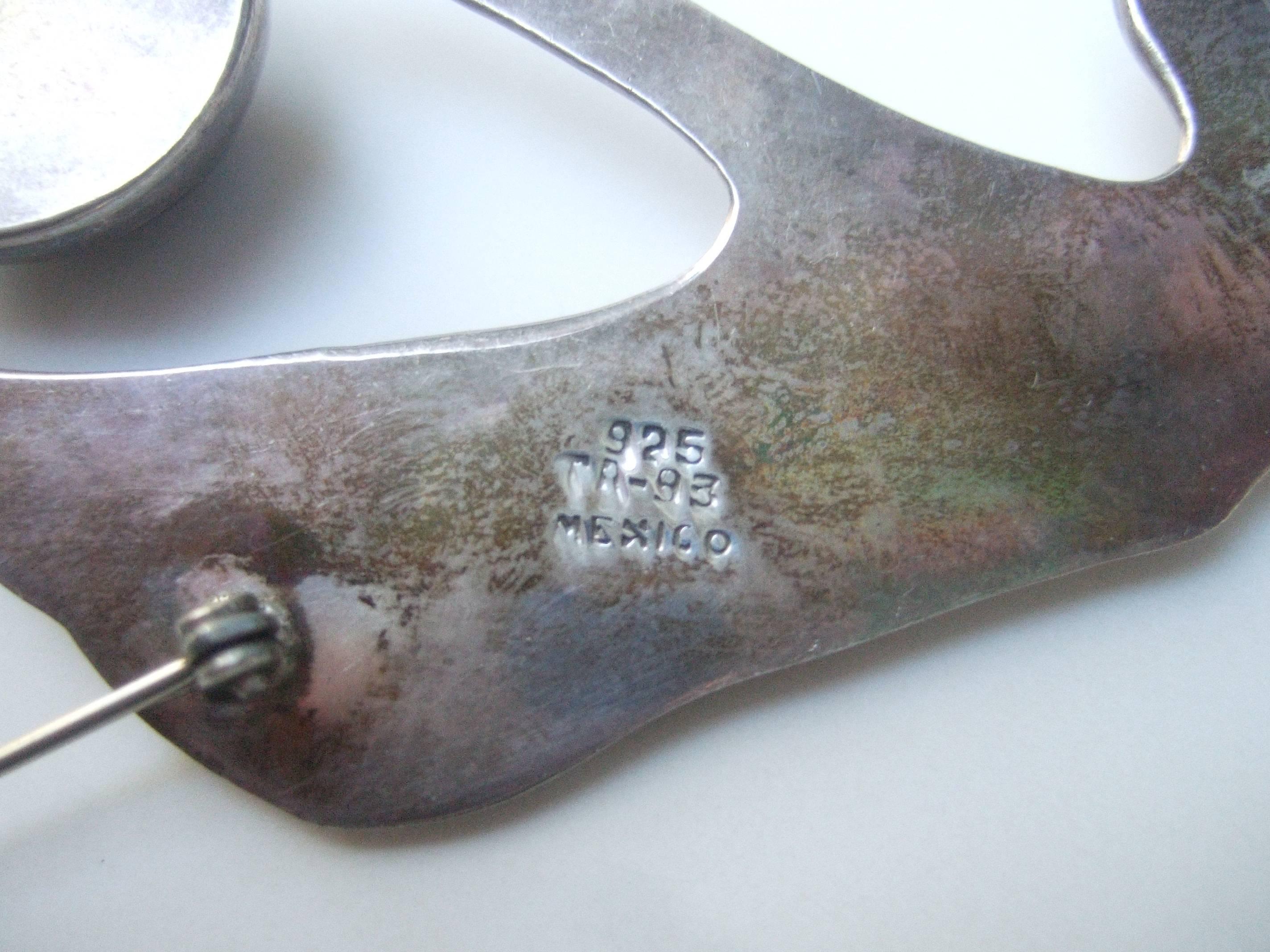Spilla e orecchini a mano figurativi messicani in argento, anni '80 ca. in vendita 3