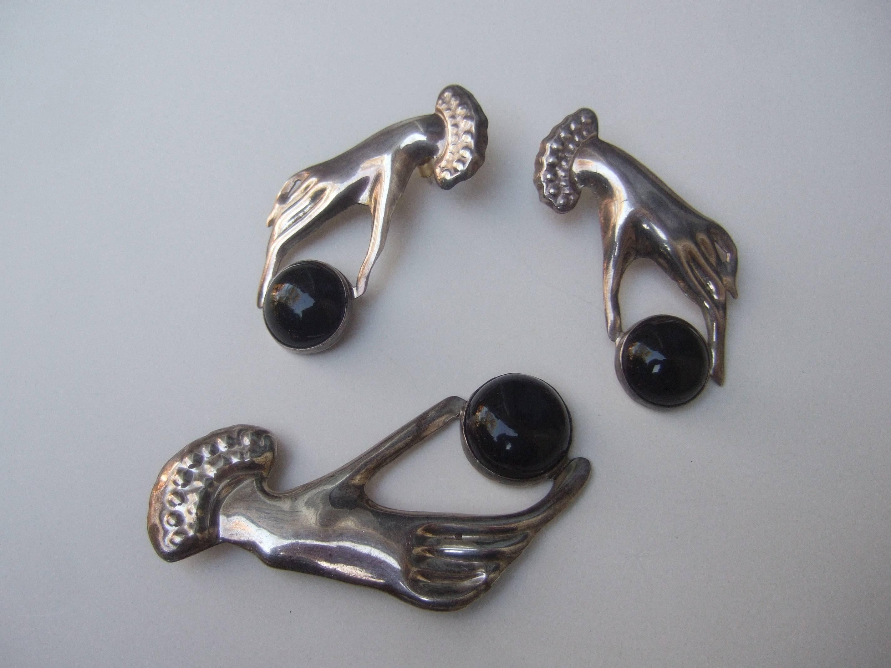 Mexican Sterling Figural Hand Brooch & Earrings c 1980s For Sale 2