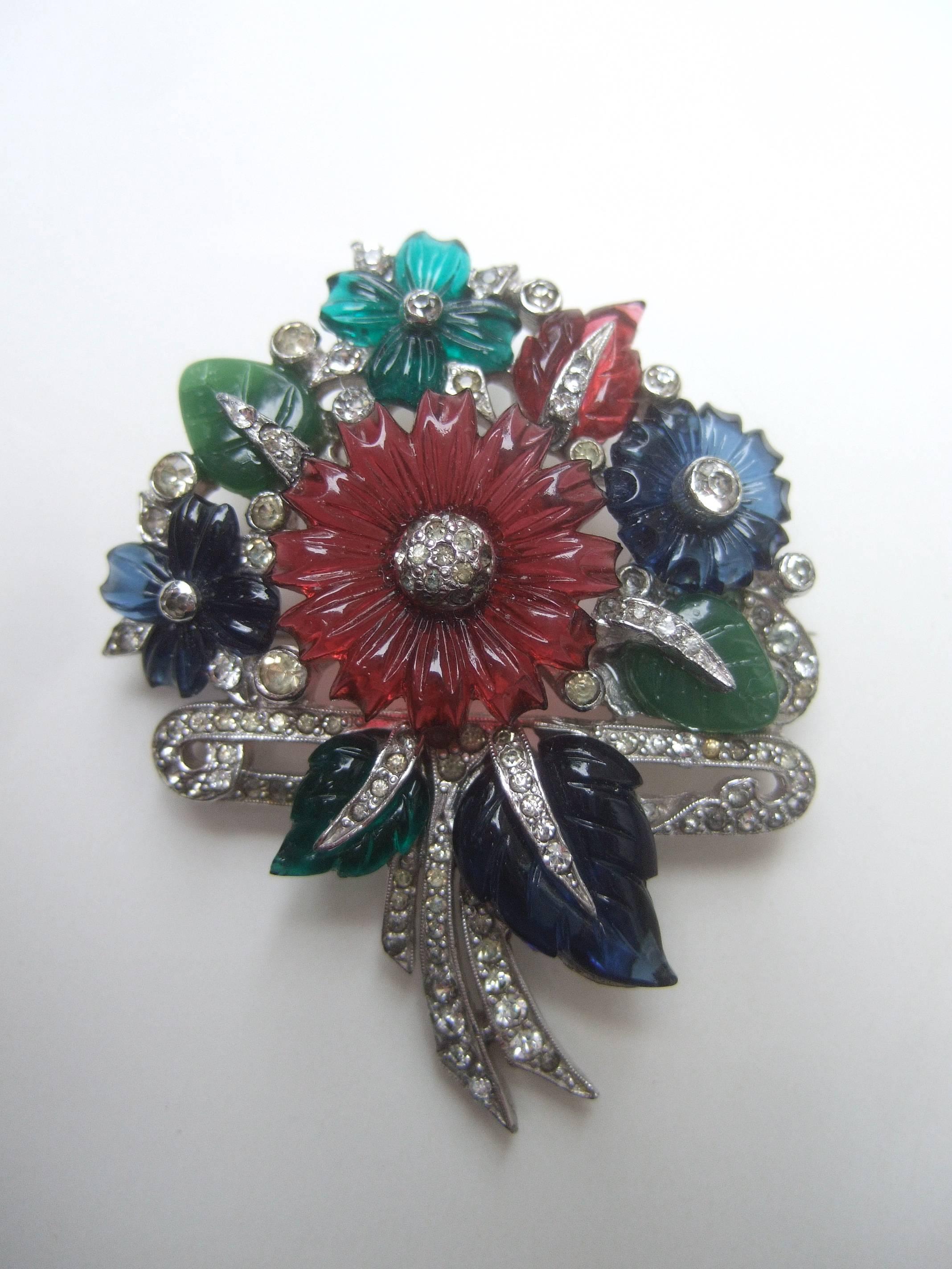 Art Deco Carved Glass Flower Bouquet Brooch c 1940 In Excellent Condition In University City, MO