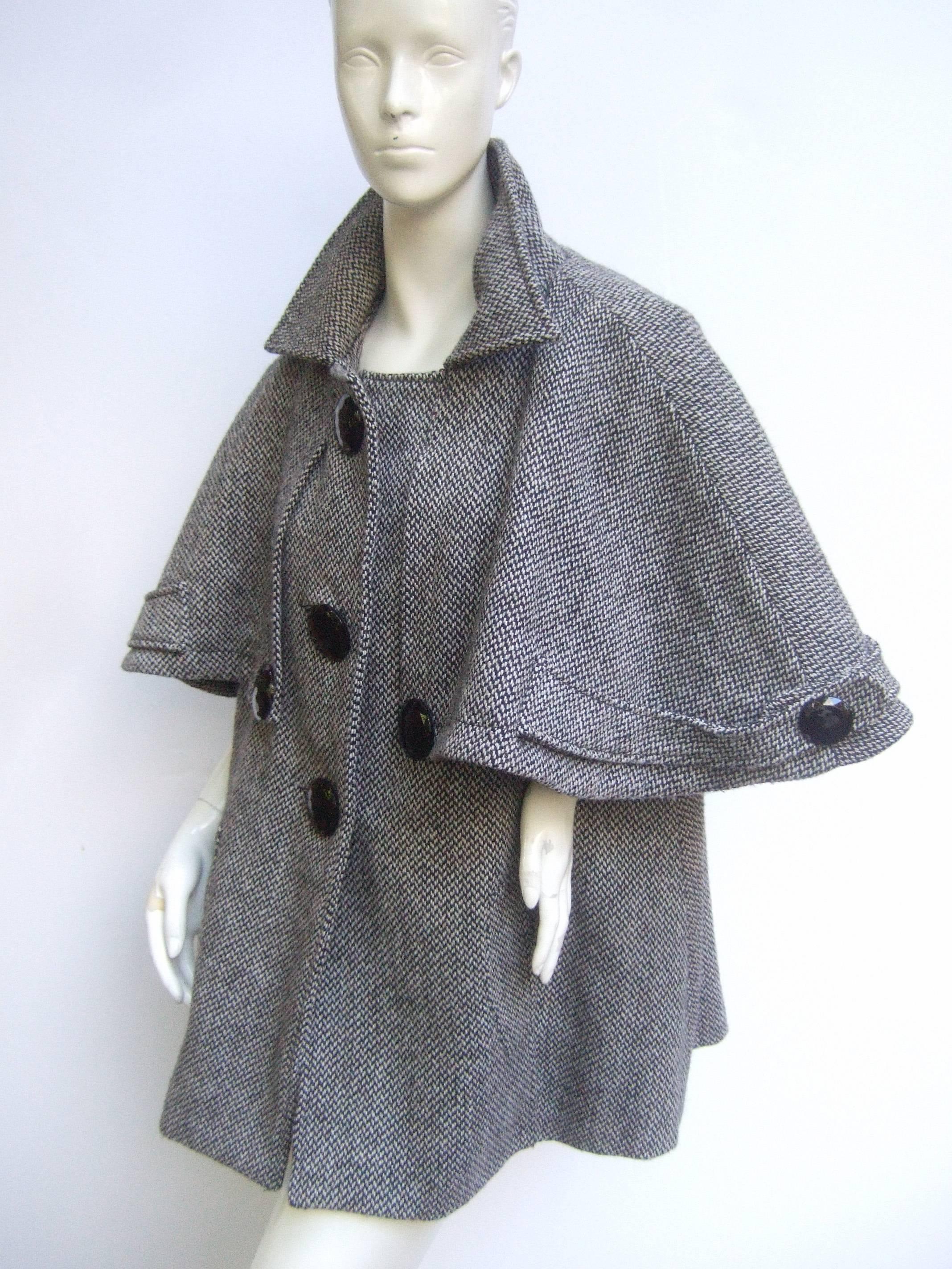 capelet coat