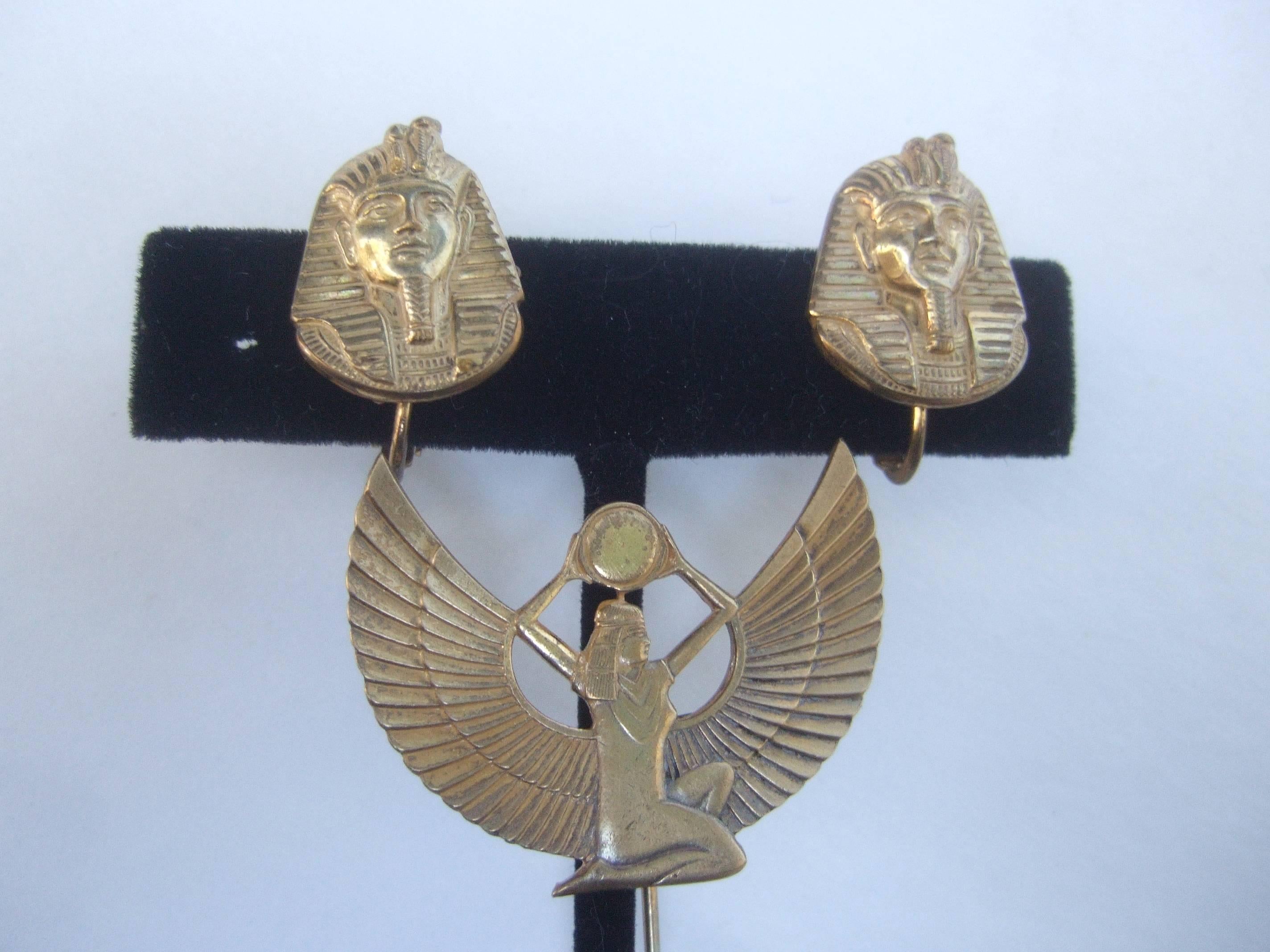 Miriam Haskell Egyptian Revival Stick Pin & Earrings ca 1970 For Sale 4