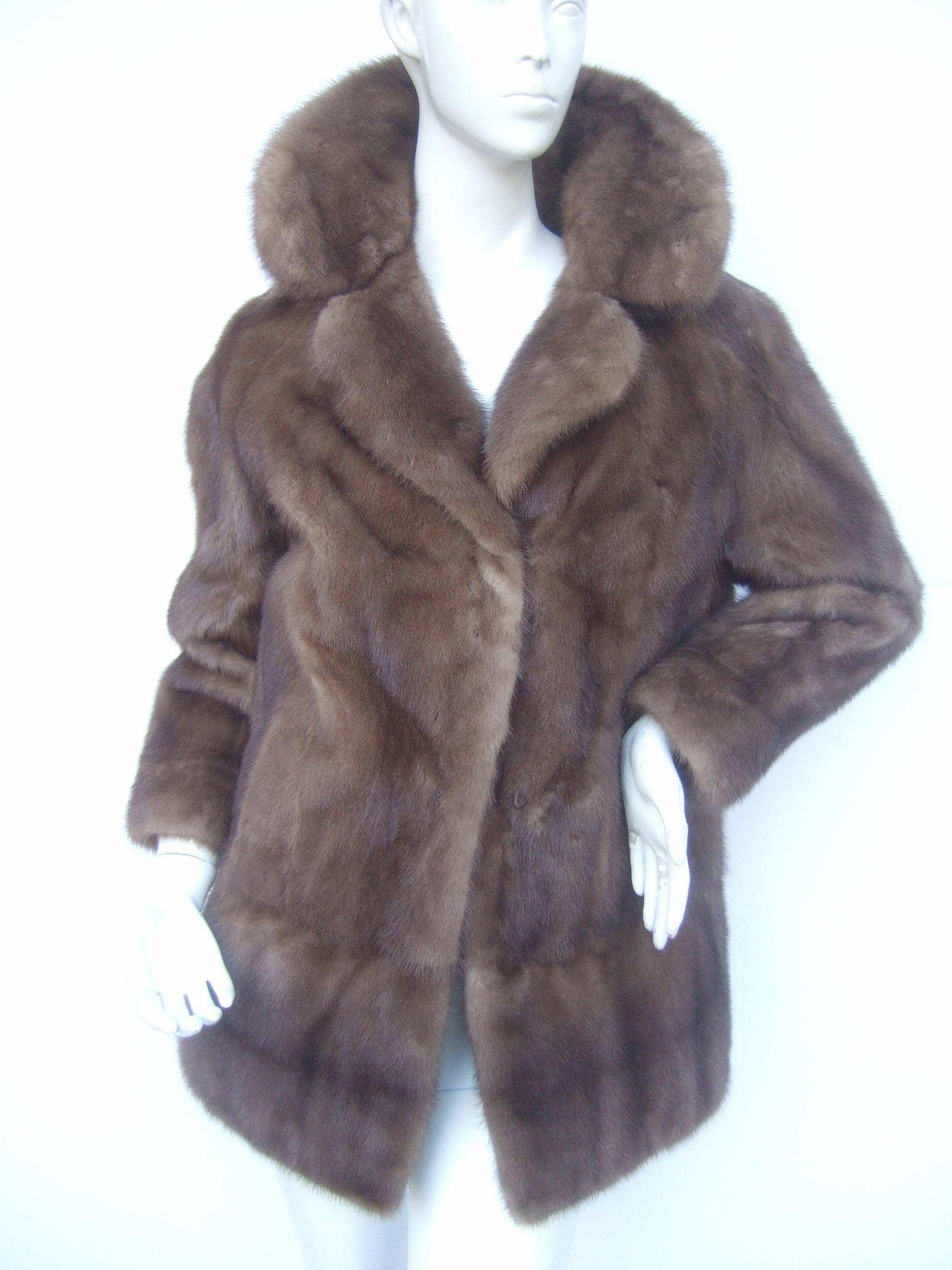 Luxurious Autumn Haze Mink Fur Jacket c 1970s In Good Condition In University City, MO
