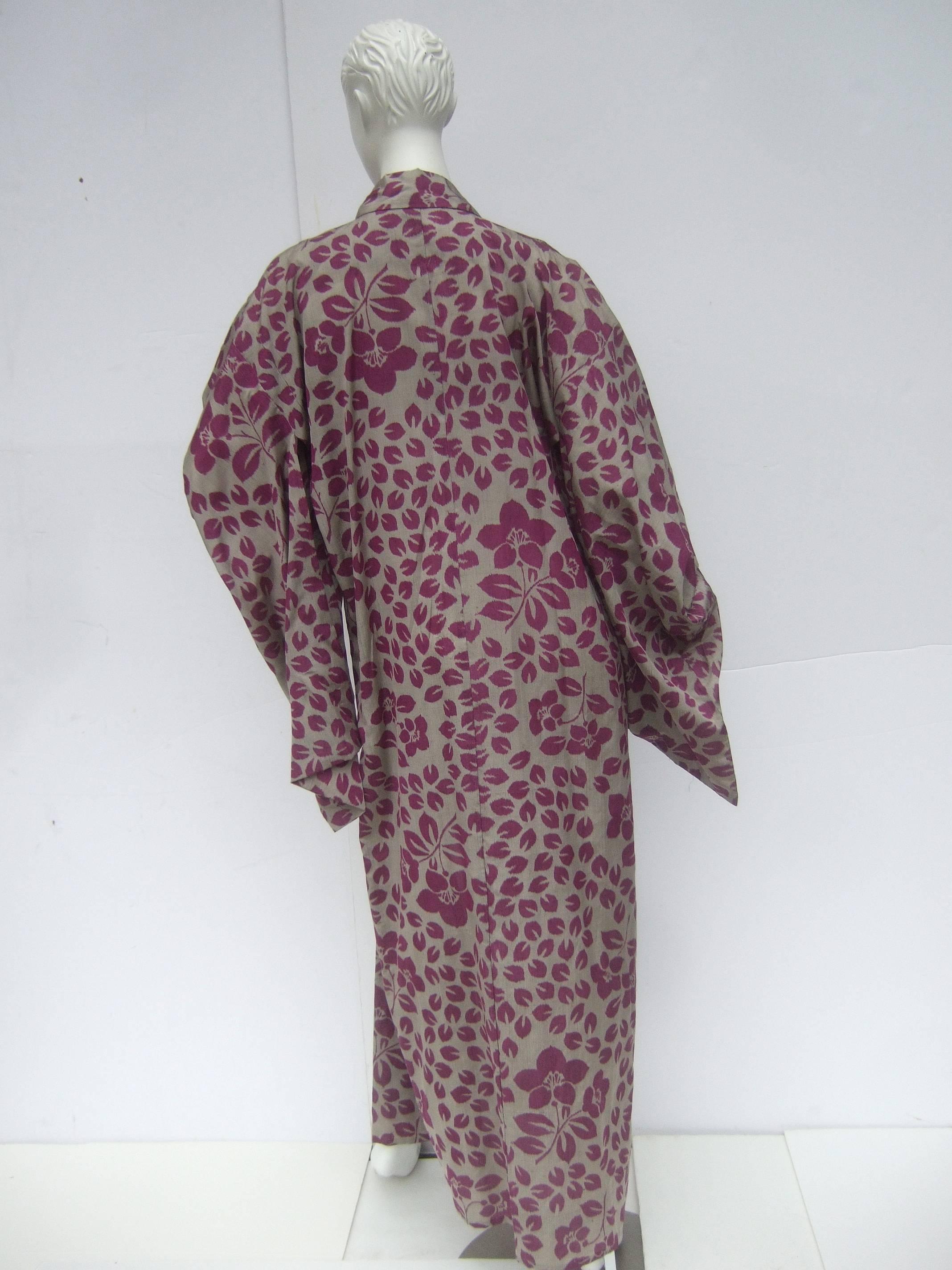 Japanese Style Flower Print Kimono Robe c 1970s 2