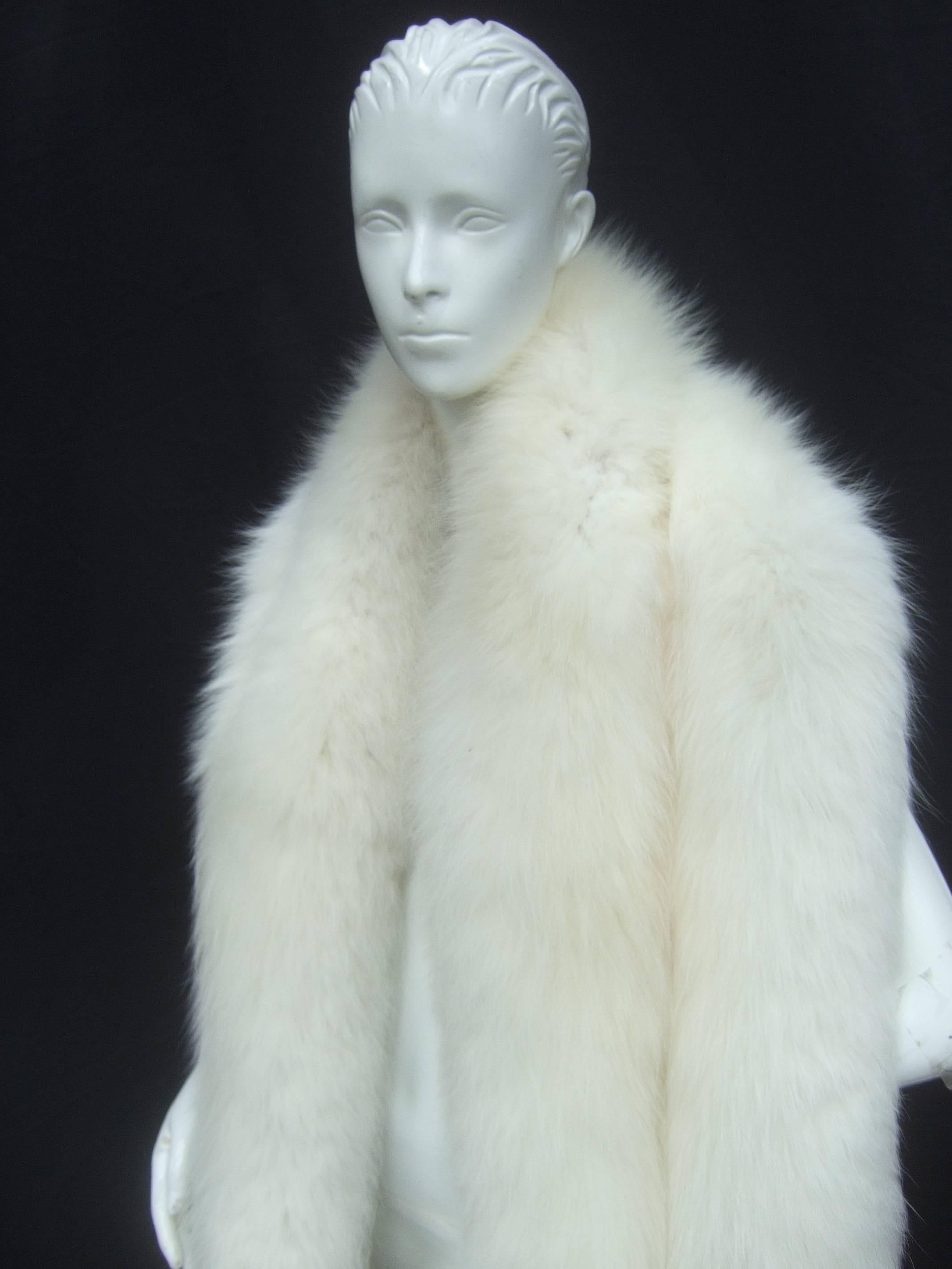 Opulent Long Plush Fox Fur Wrap c 1970  In Good Condition In University City, MO