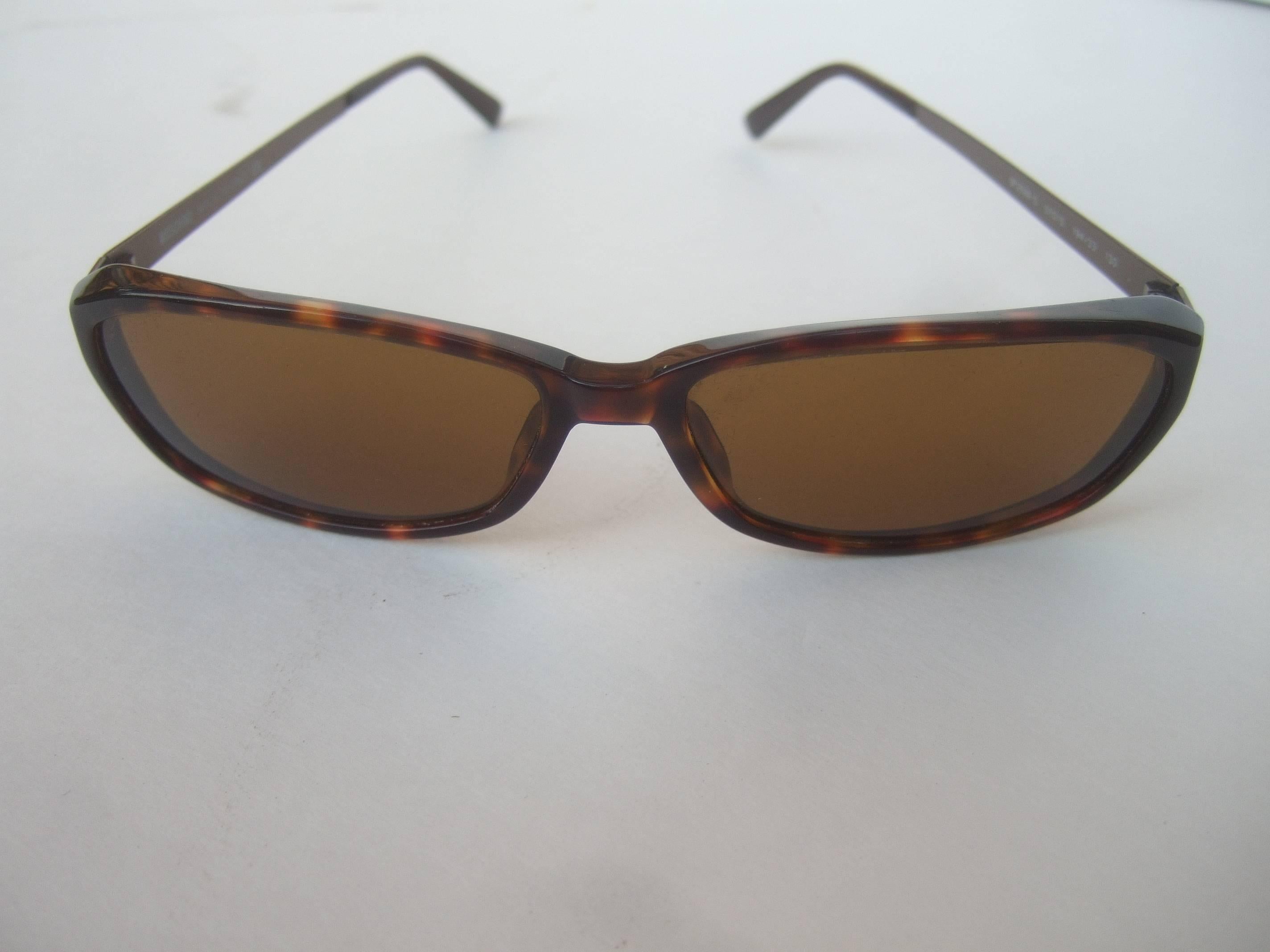 Moschino Tortoise Shell Brown Lucite Lens Sunglasses in Case For Sale 2