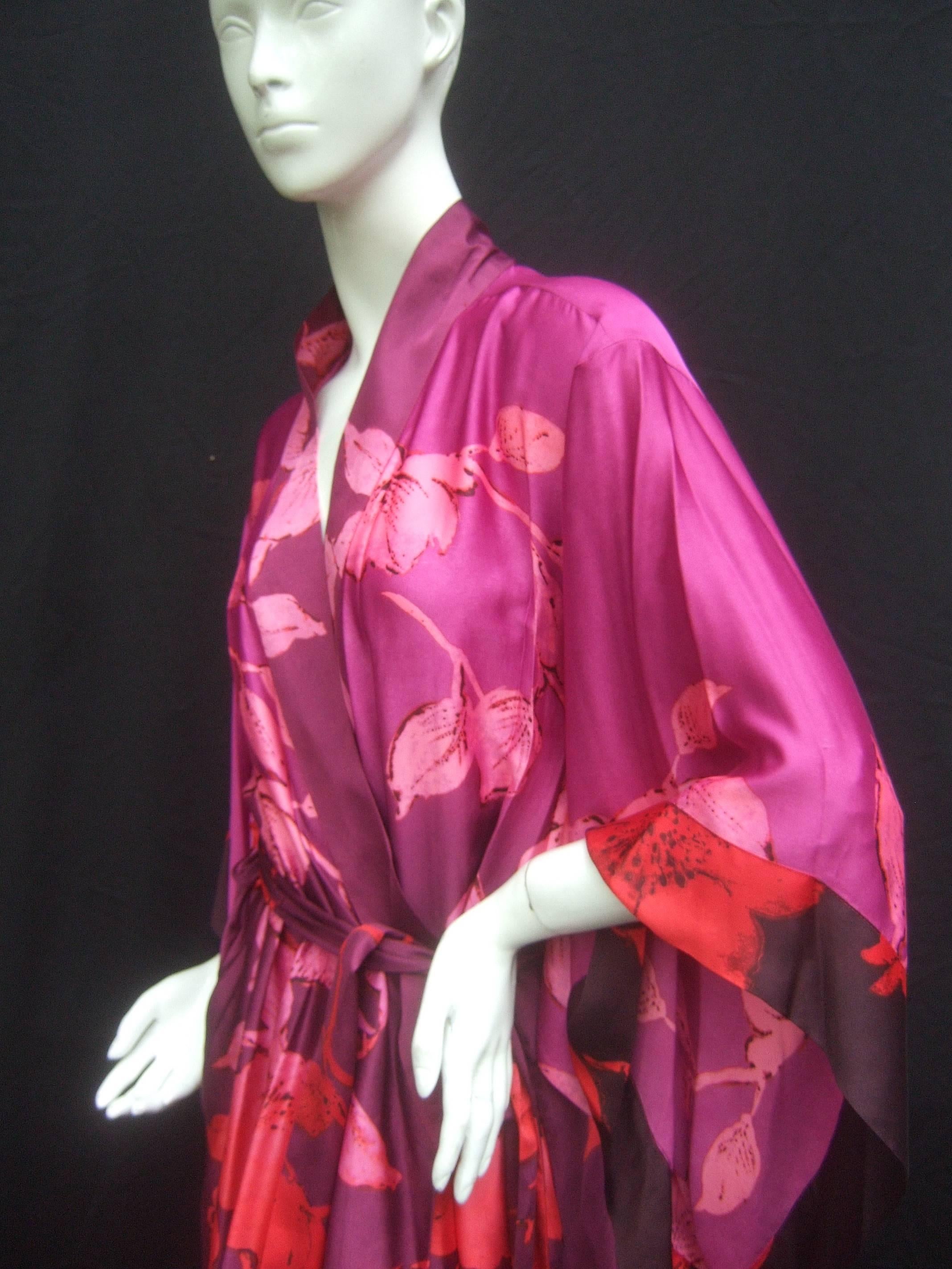 Women's Natori Luxurious Floral Print Robe New With Tags 