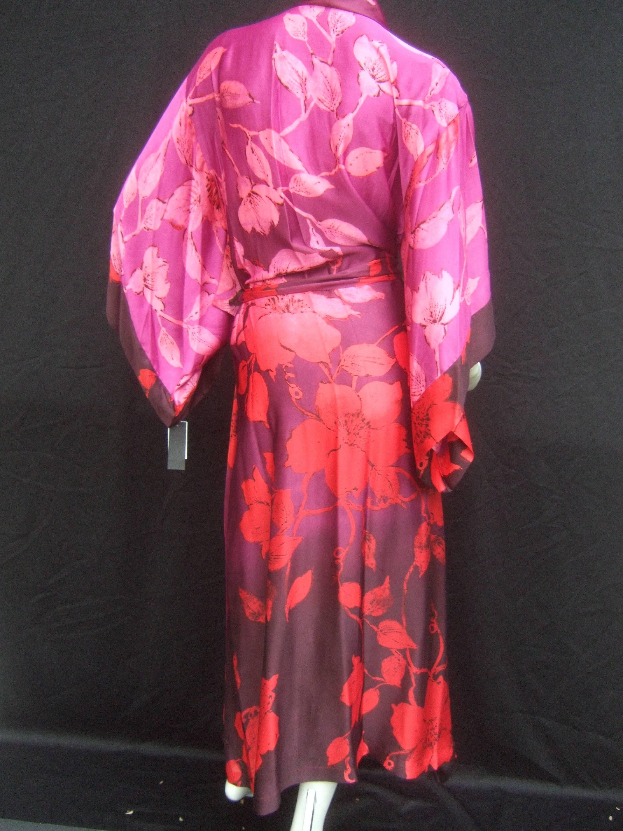 Natori Luxurious Floral Print Robe New With Tags  4