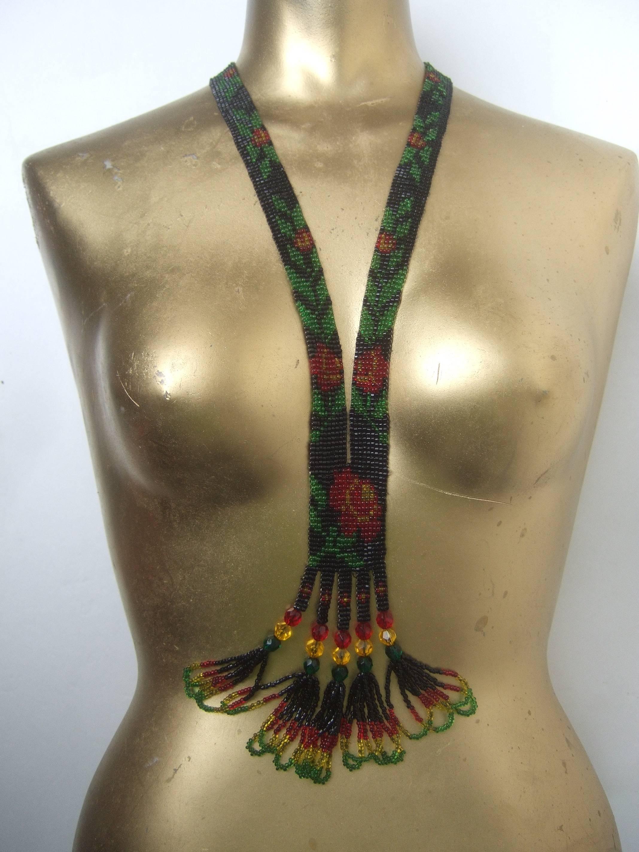 Opulente Art Deco Glasperlen-Sautoir-Halskette ca. 1930 Damen im Angebot