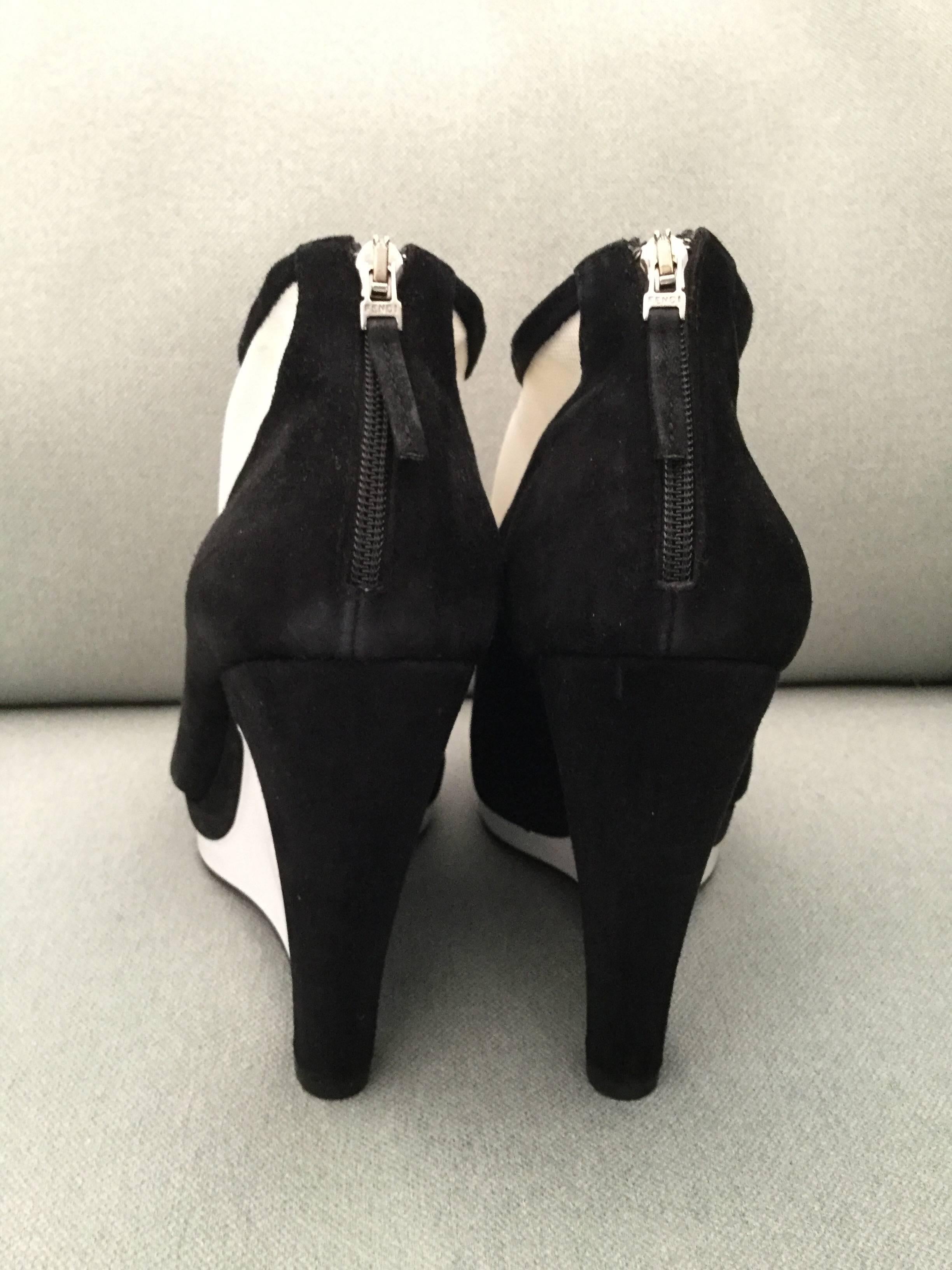 Fendi Black And White Platform Wedges. In Excellent Condition In University City, MO